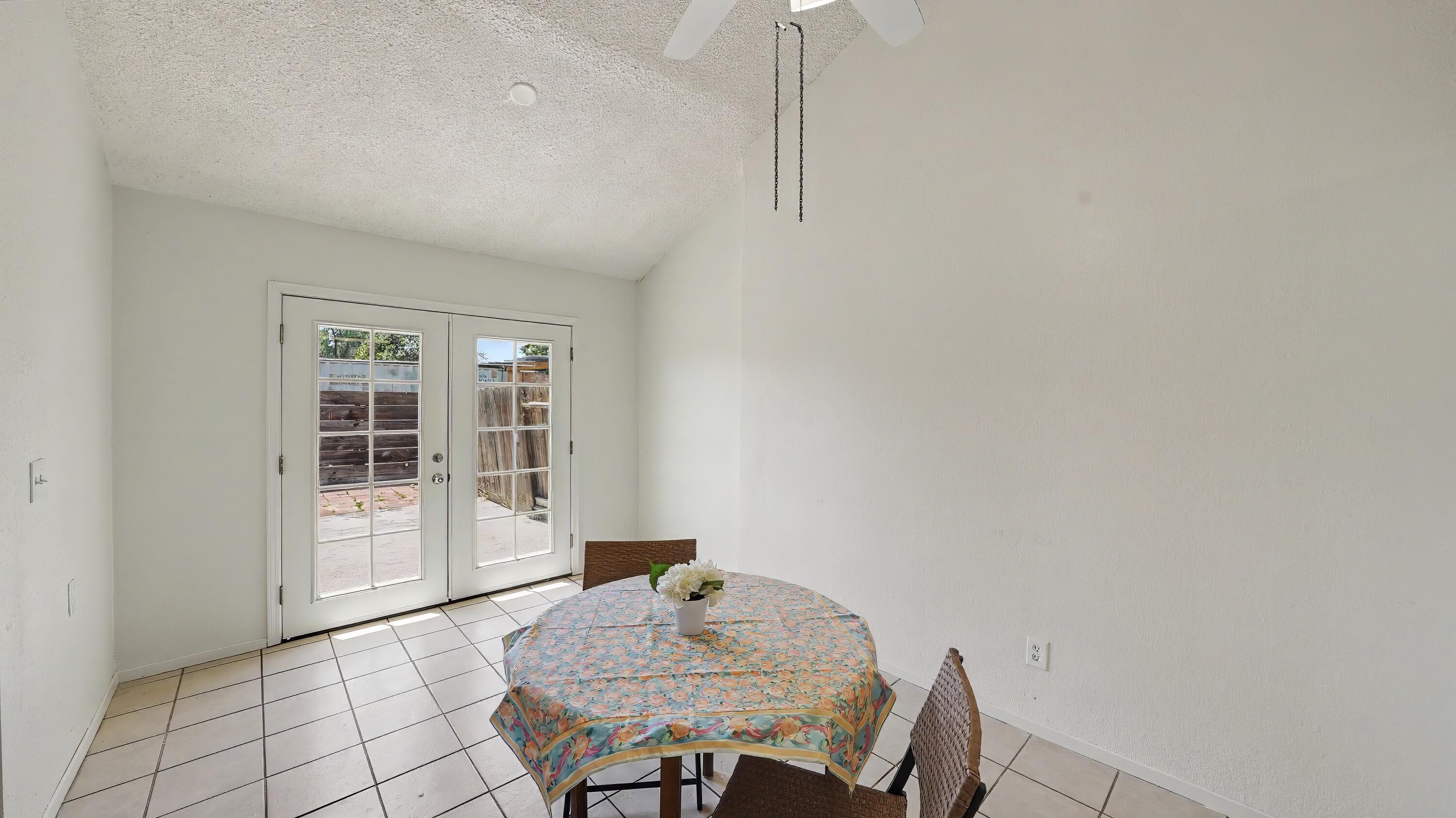 807 E Harold Ave, Visalia, CA 93292