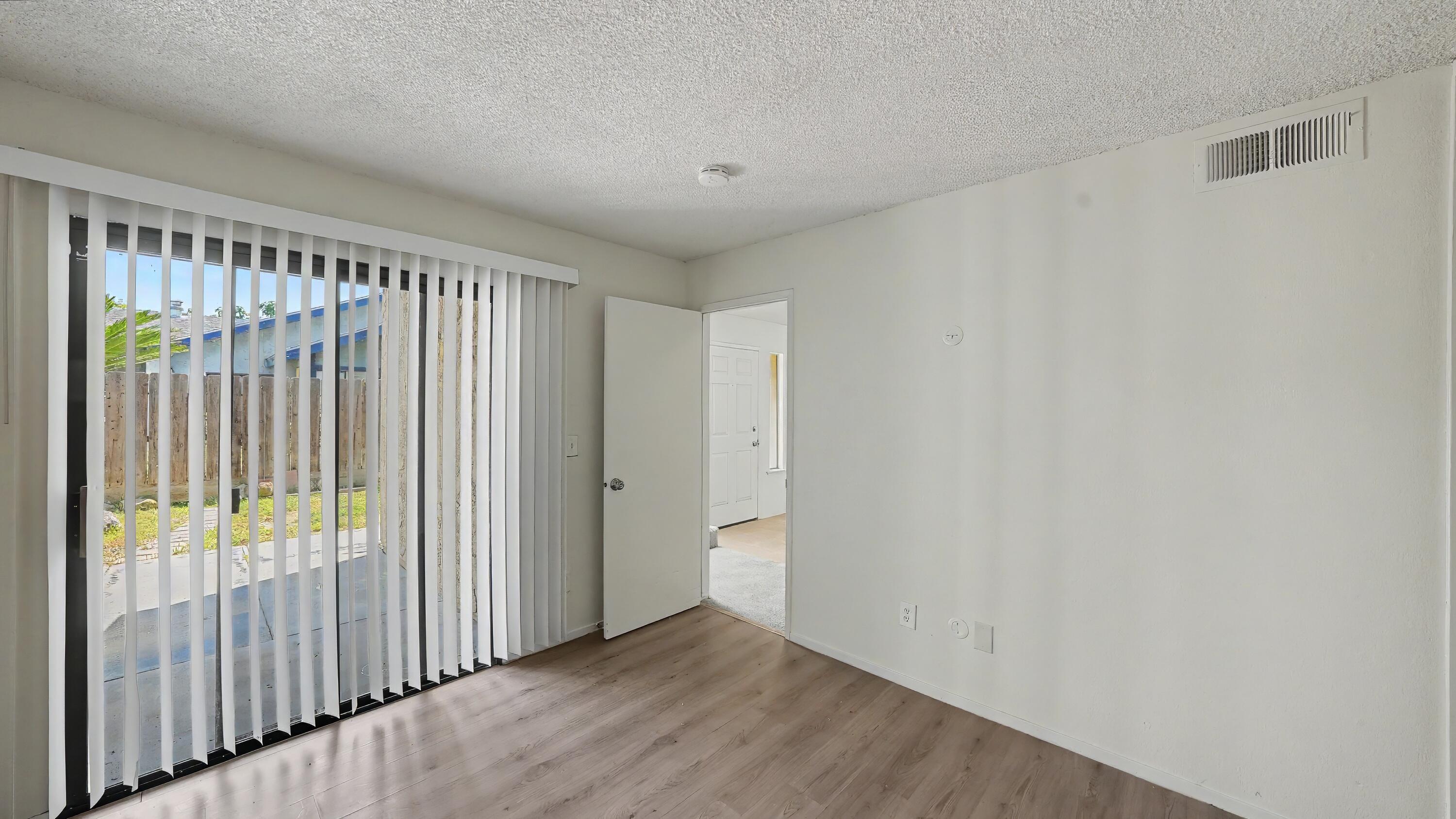 807 E Harold Ave, Visalia, CA 93292