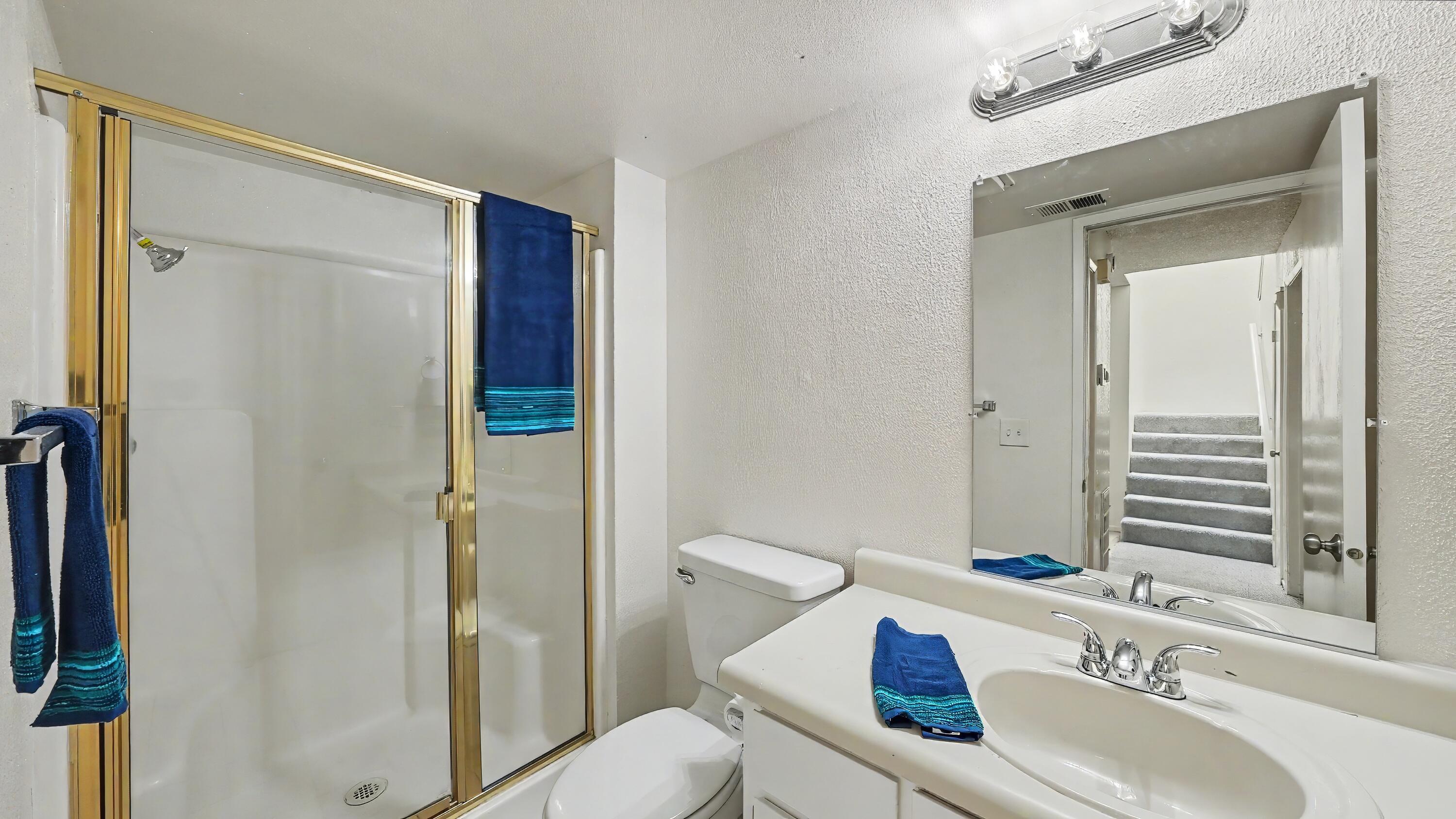 807 E Harold Ave, Visalia, CA 93292