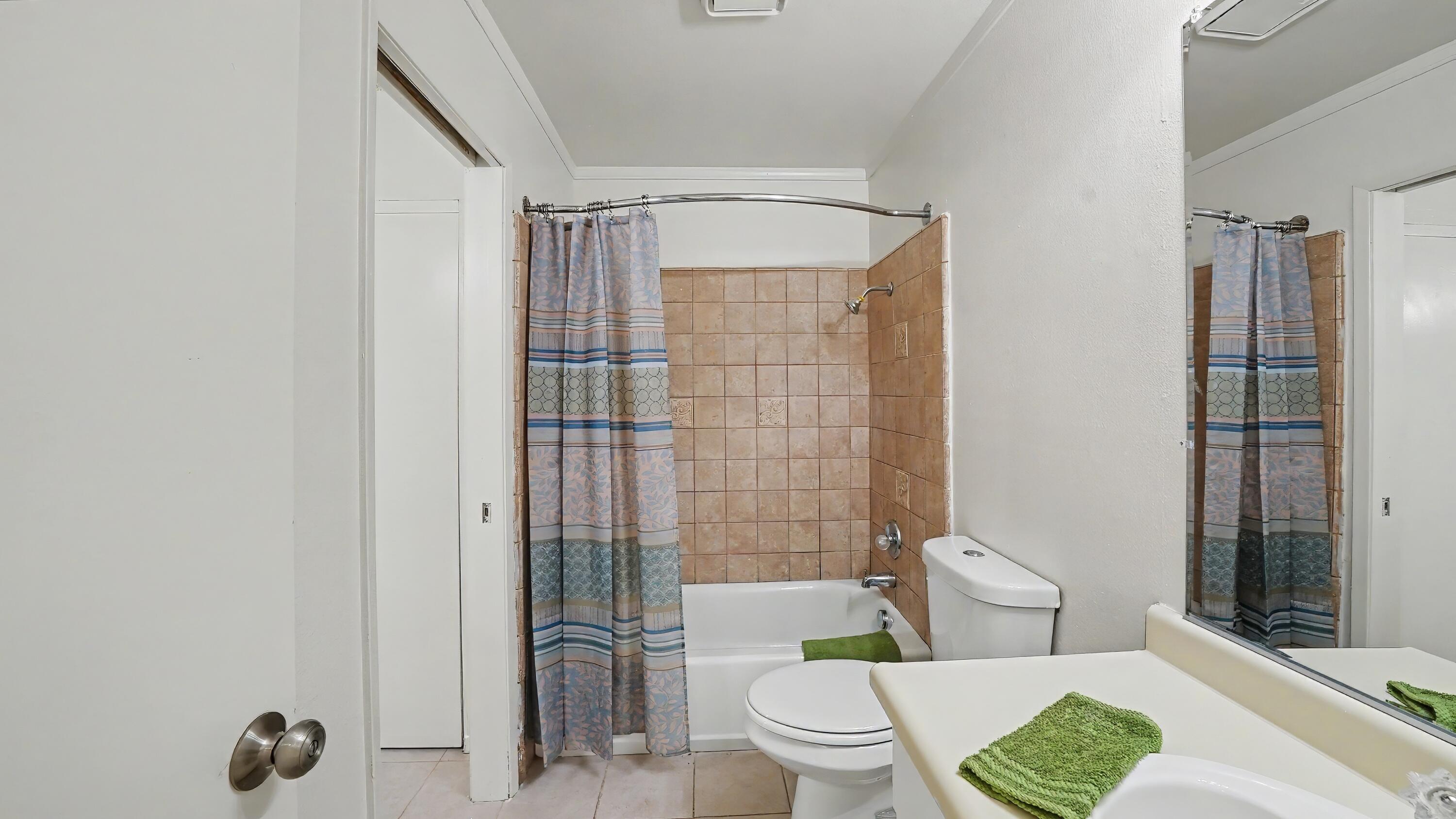 807 E Harold Ave, Visalia, CA 93292