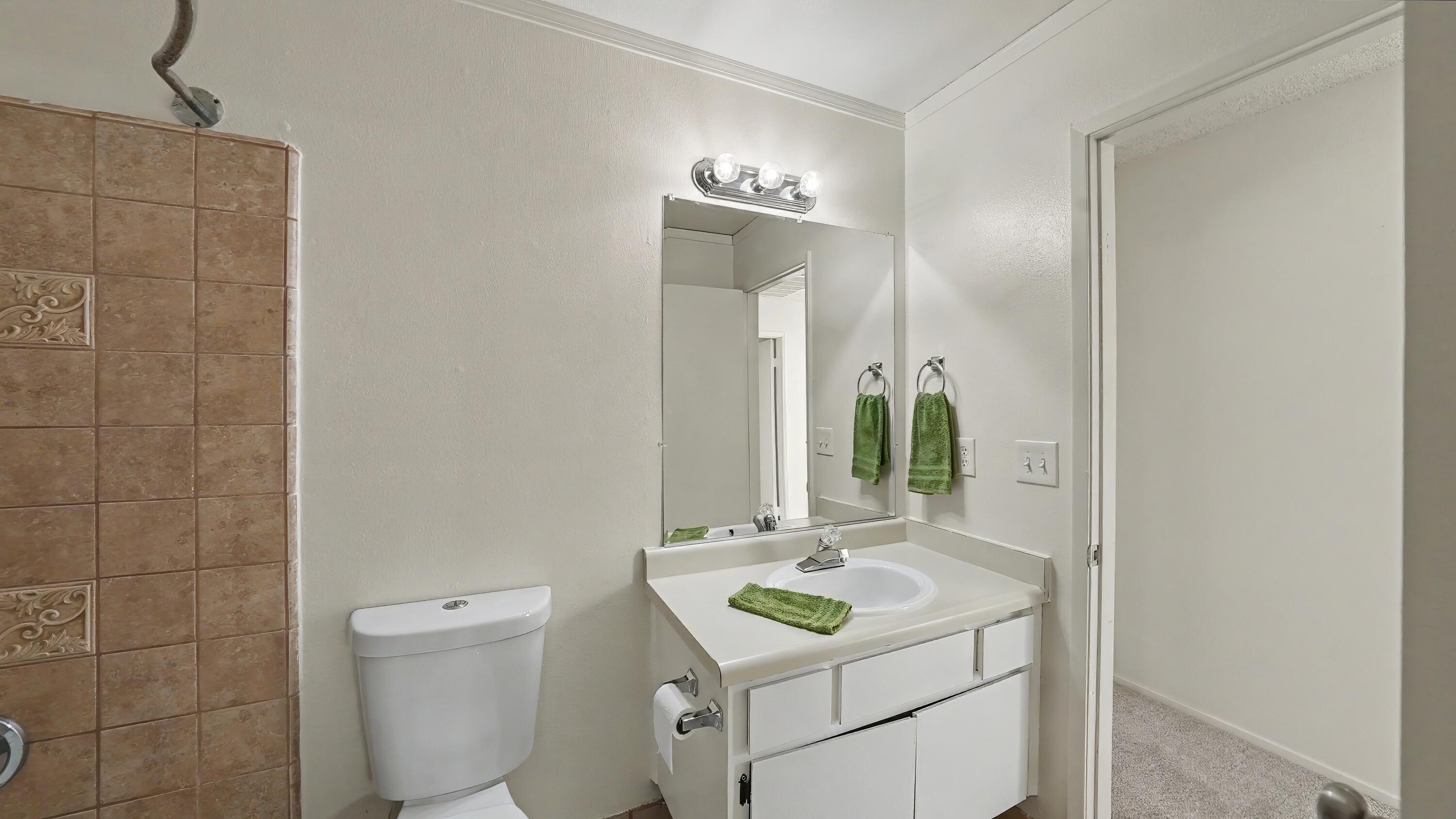 807 E Harold Ave, Visalia, CA 93292