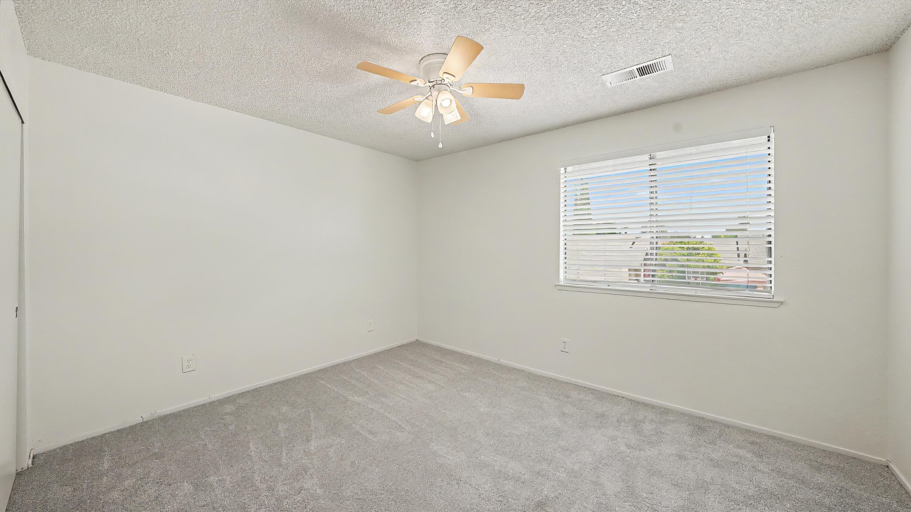 807 E Harold Ave, Visalia, CA 93292