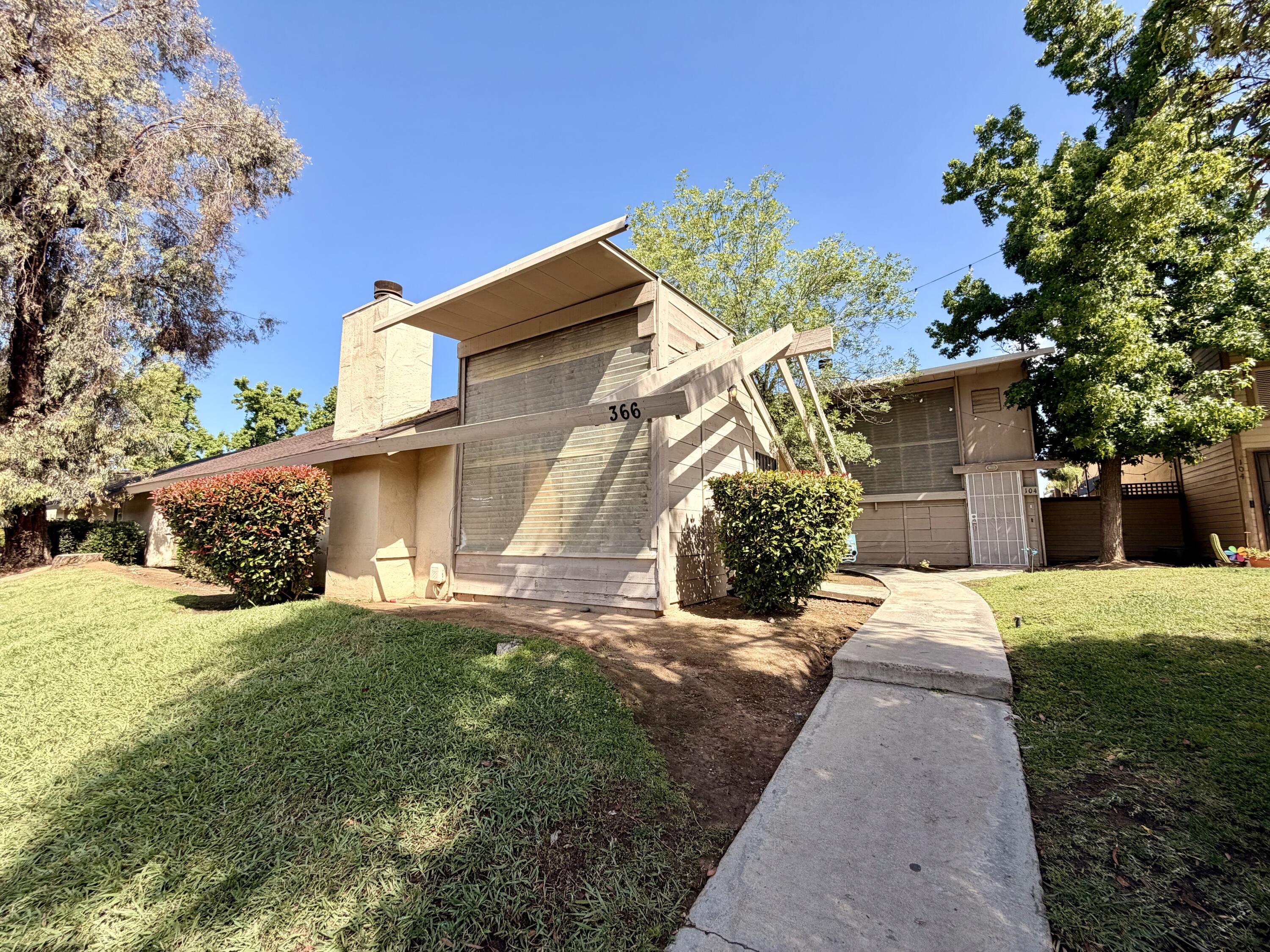 366 E El Paso Ave #101, Fresno, CA 93720