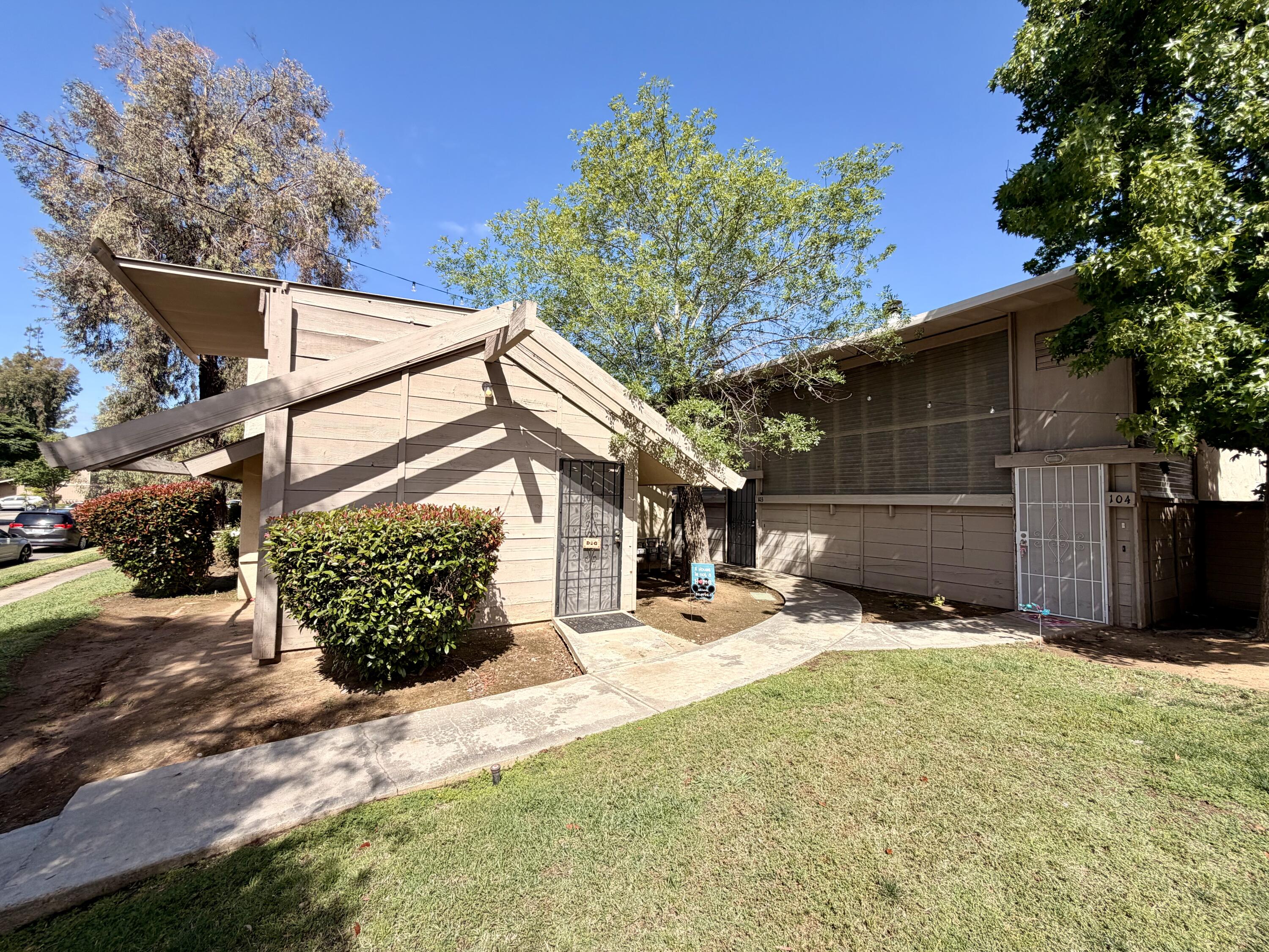 366 E El Paso Ave #101, Fresno, CA 93720