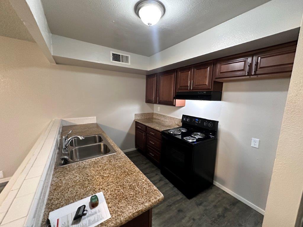 366 E El Paso Ave #101, Fresno, CA 93720