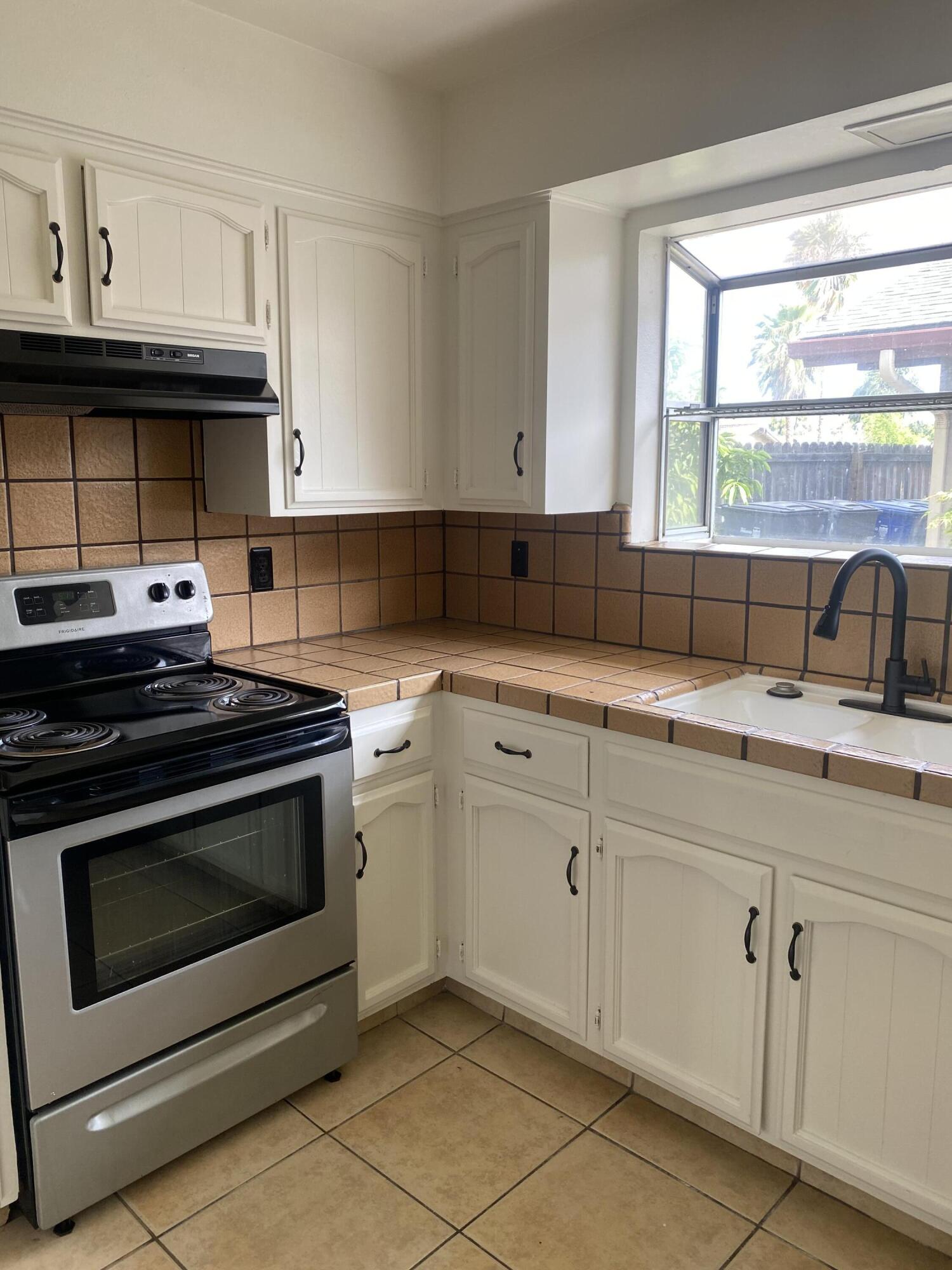 3136 W Austin Way, Fresno, CA 93722