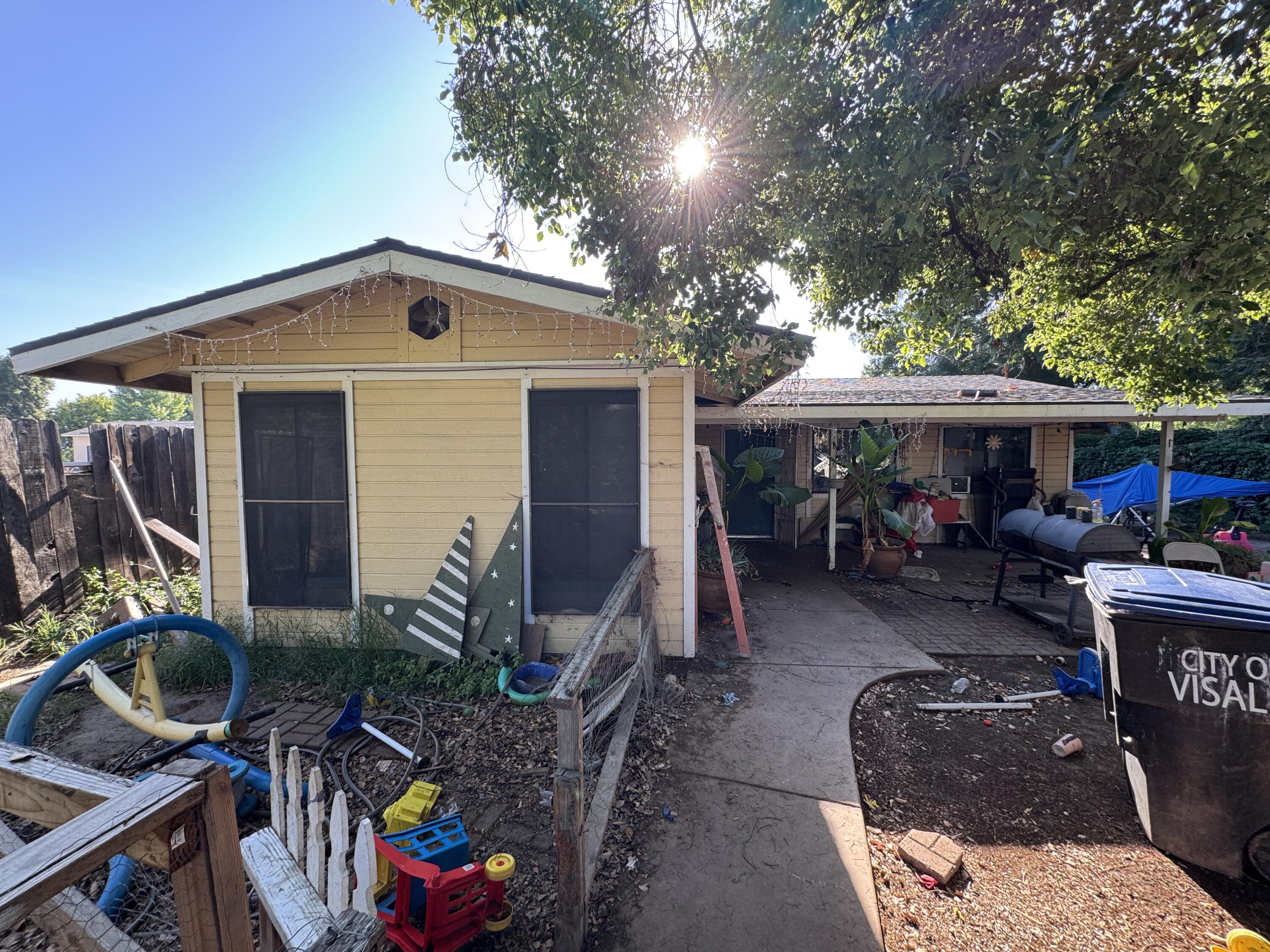 920 S Julieann St, Visalia, CA 93277