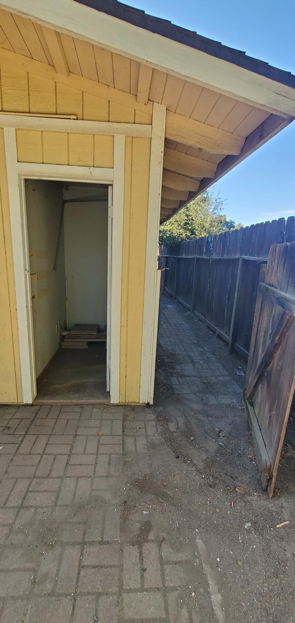 920 S Julieann St, Visalia, CA 93277