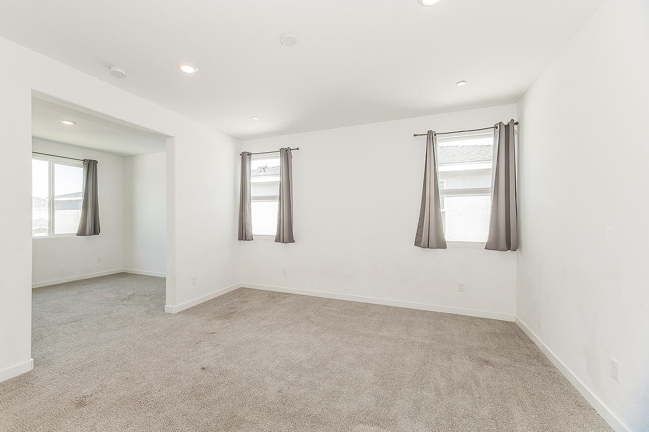 2844 N Vahe Ave, Fresno, CA 93737