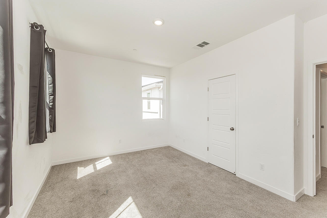 2844 N Vahe Ave, Fresno, CA 93737