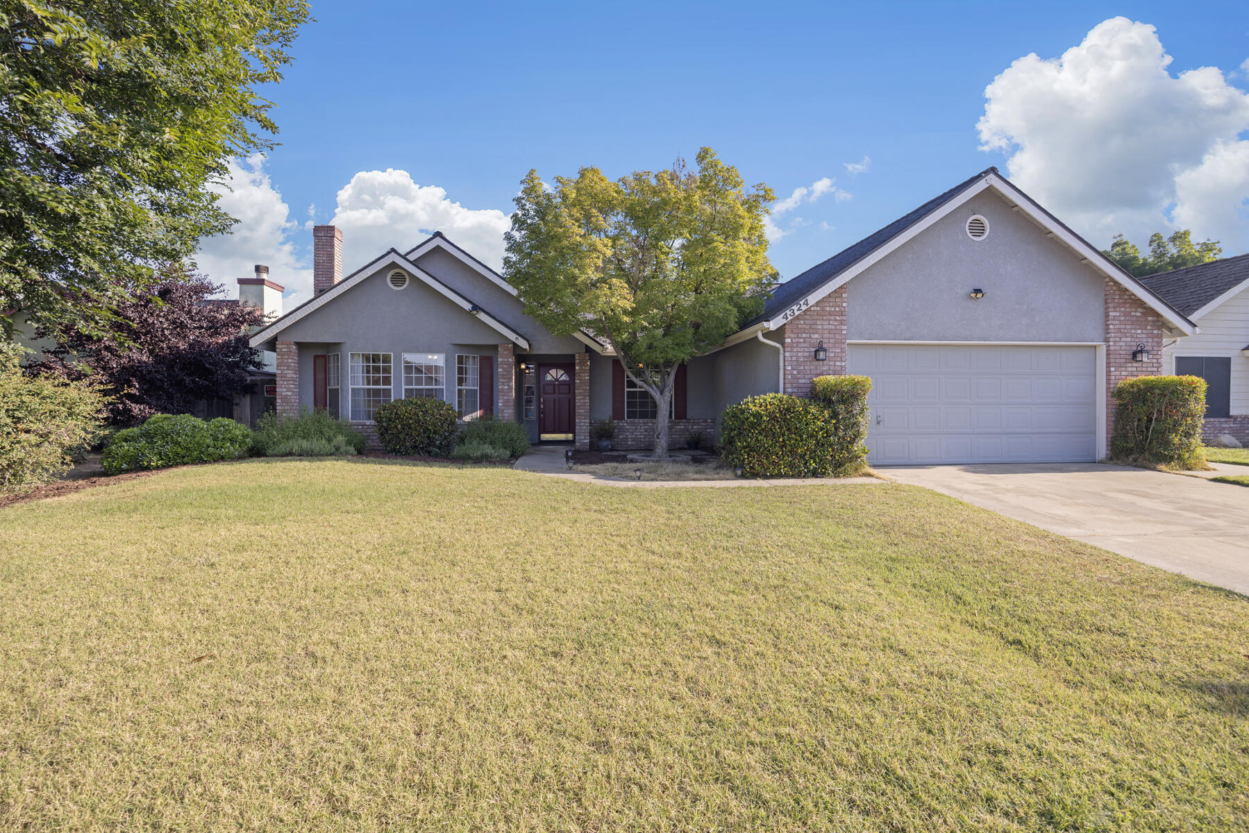 4324 W Orchard Ave, Visalia, CA 93277