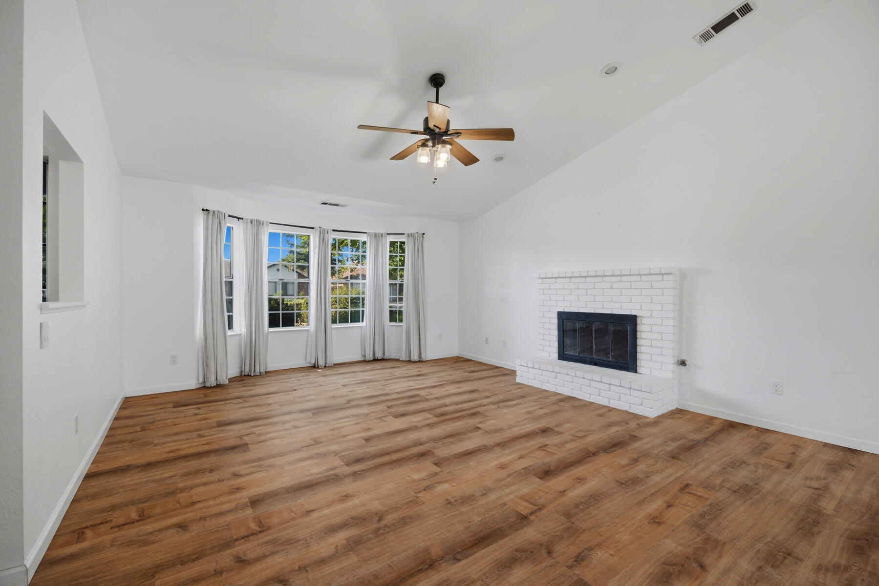 4324 W Orchard Ave, Visalia, CA 93277