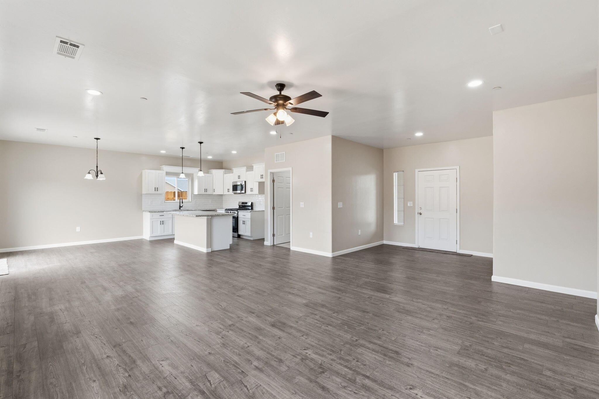 3446 E Grove Ave, Visalia, CA 93292