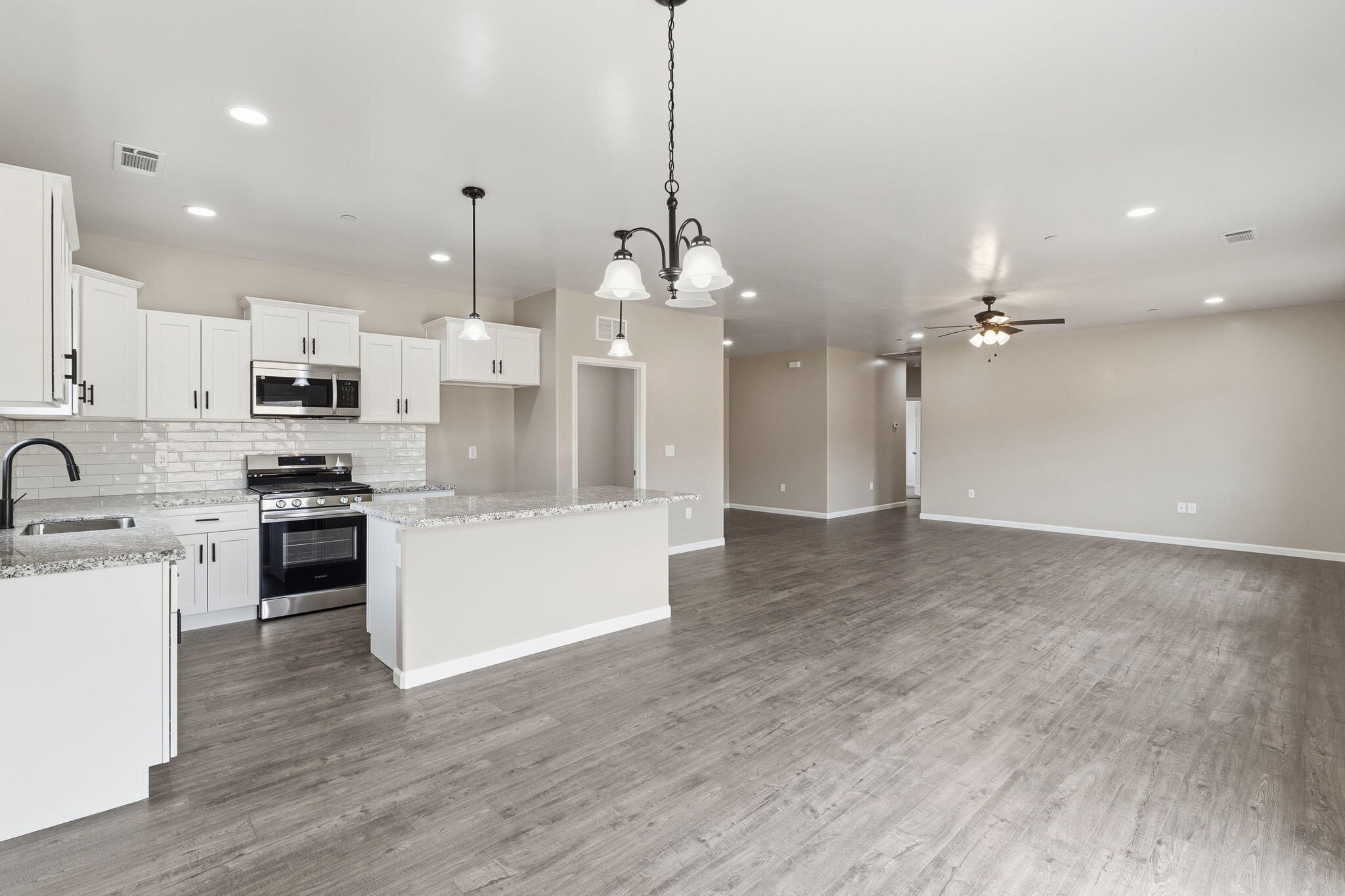 3446 E Grove Ave, Visalia, CA 93292