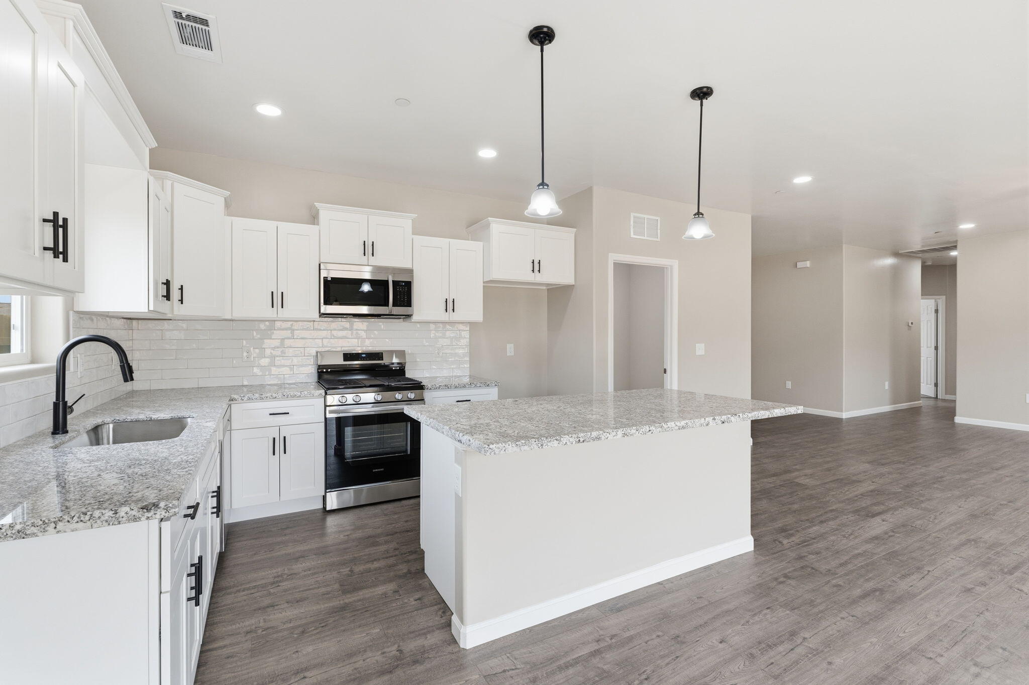 3446 E Grove Ave, Visalia, CA 93292