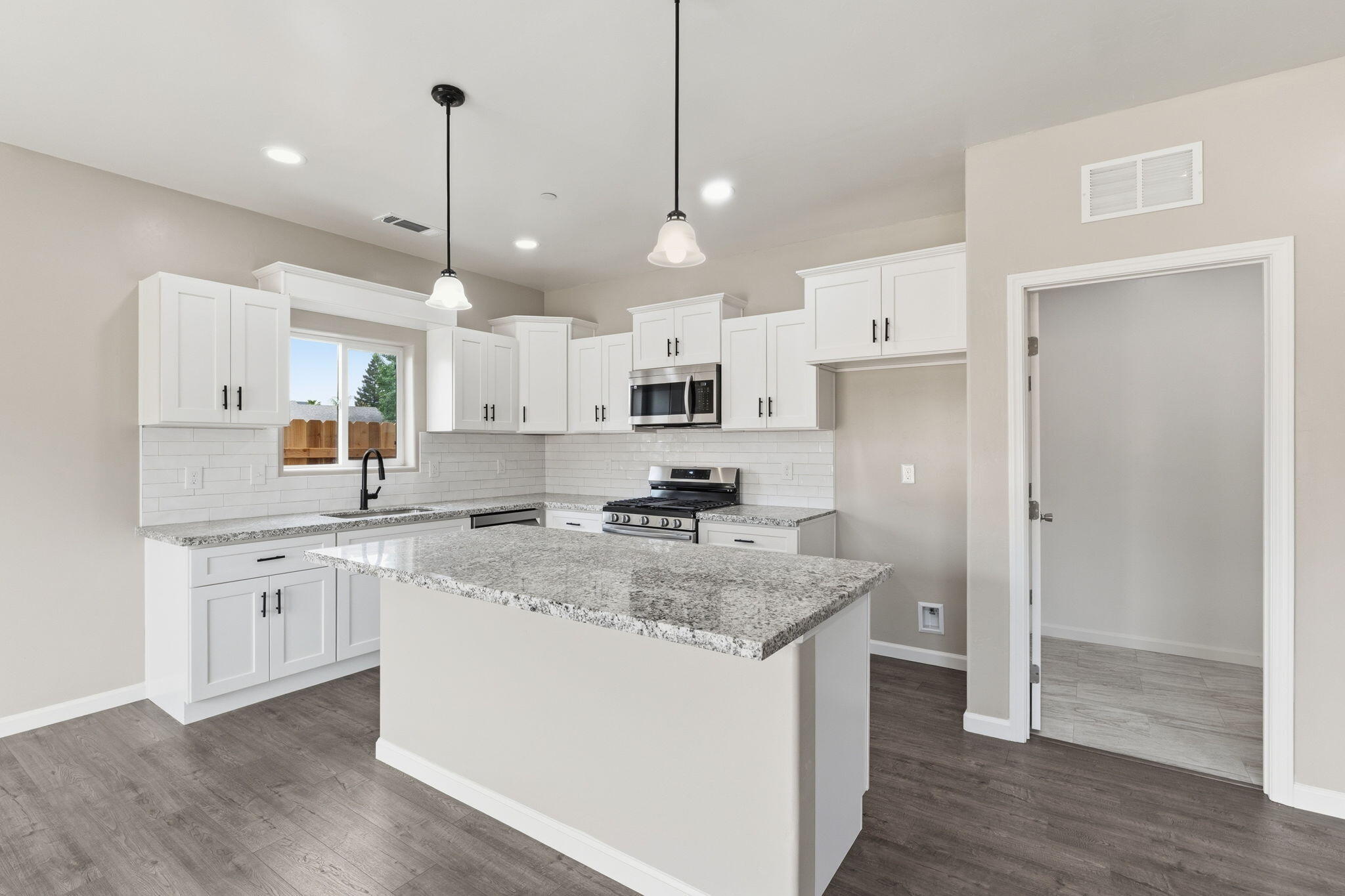 3446 E Grove Ave, Visalia, CA 93292