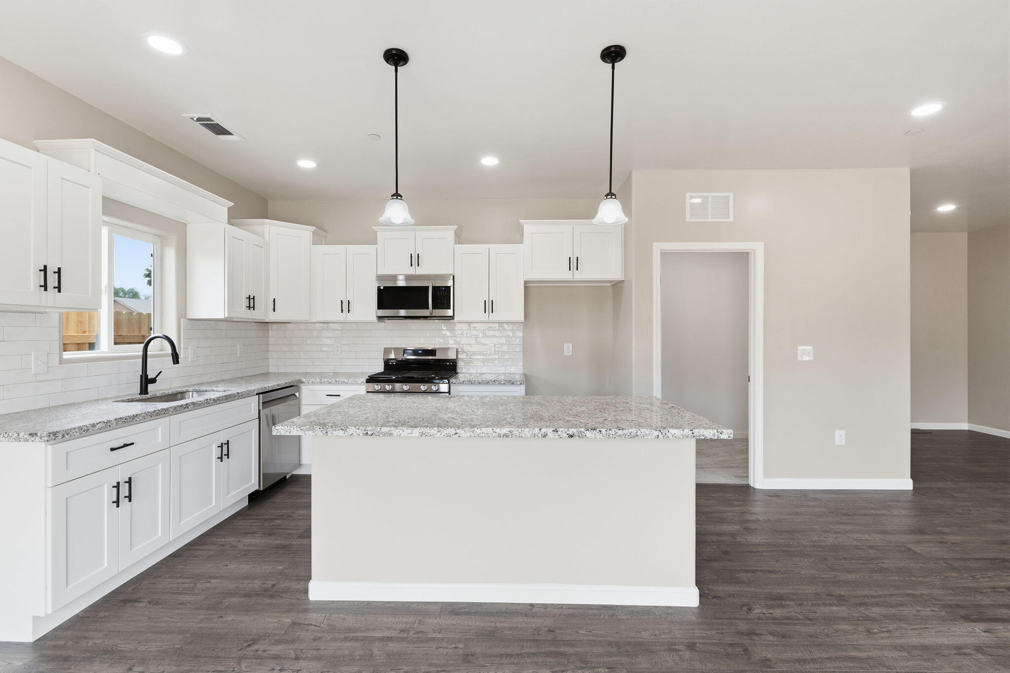 3446 E Grove Ave, Visalia, CA 93292