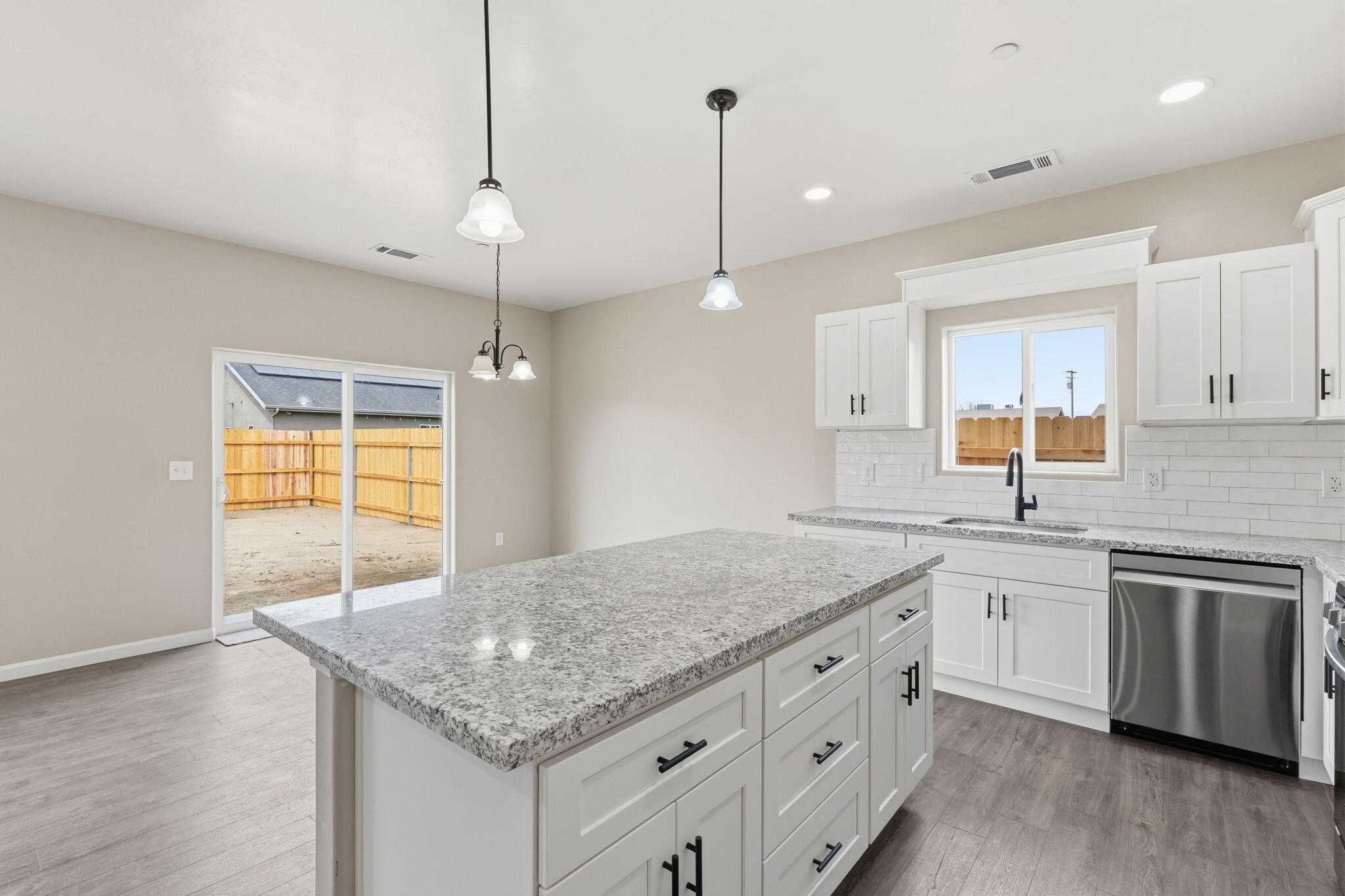 3446 E Grove Ave, Visalia, CA 93292