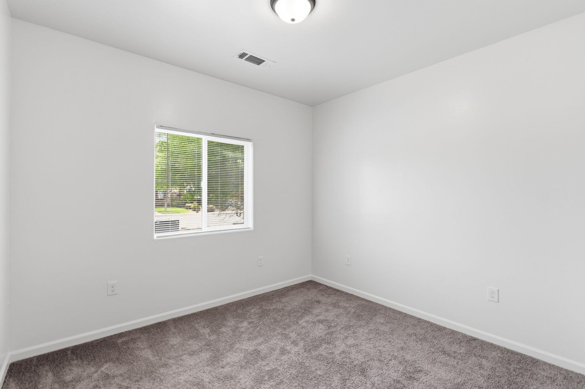 3446 E Grove Ave, Visalia, CA 93292