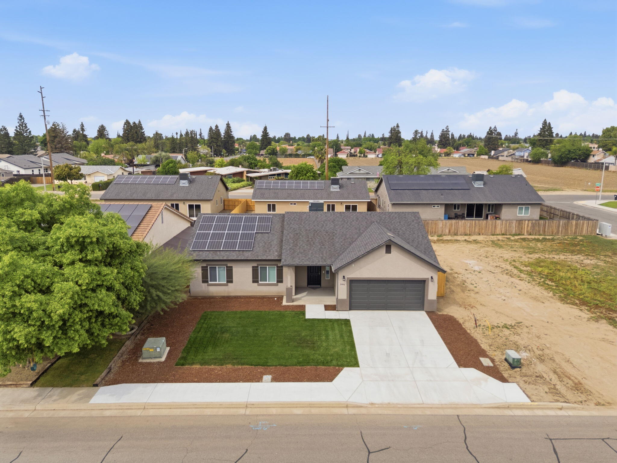 3446 E Grove Ave, Visalia, CA 93292