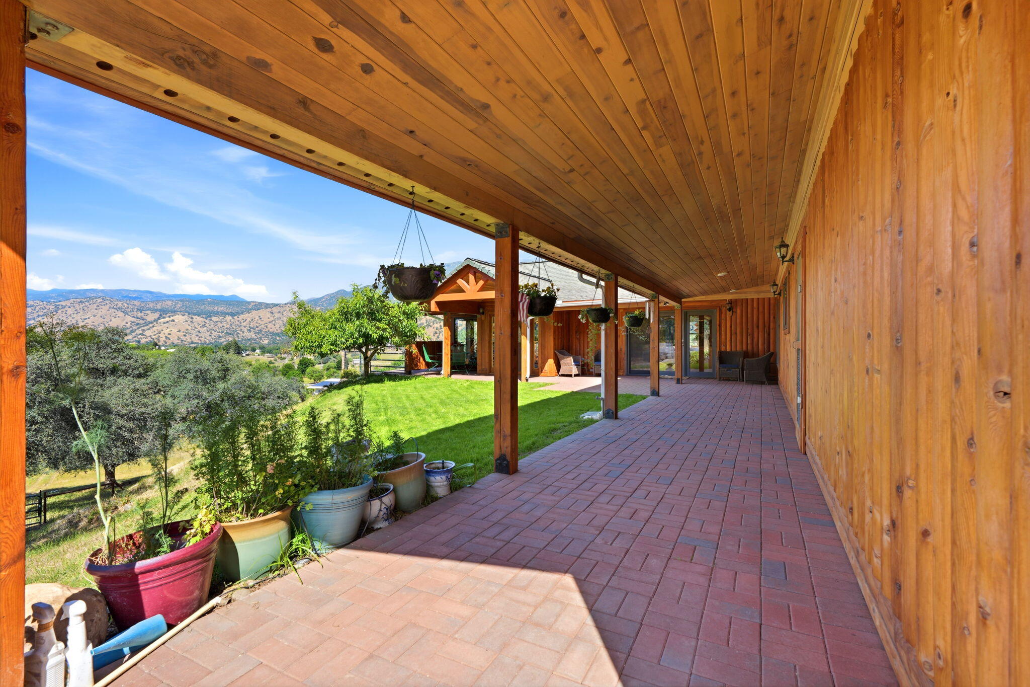 33435 Globe Dr, Springville, CA 93265