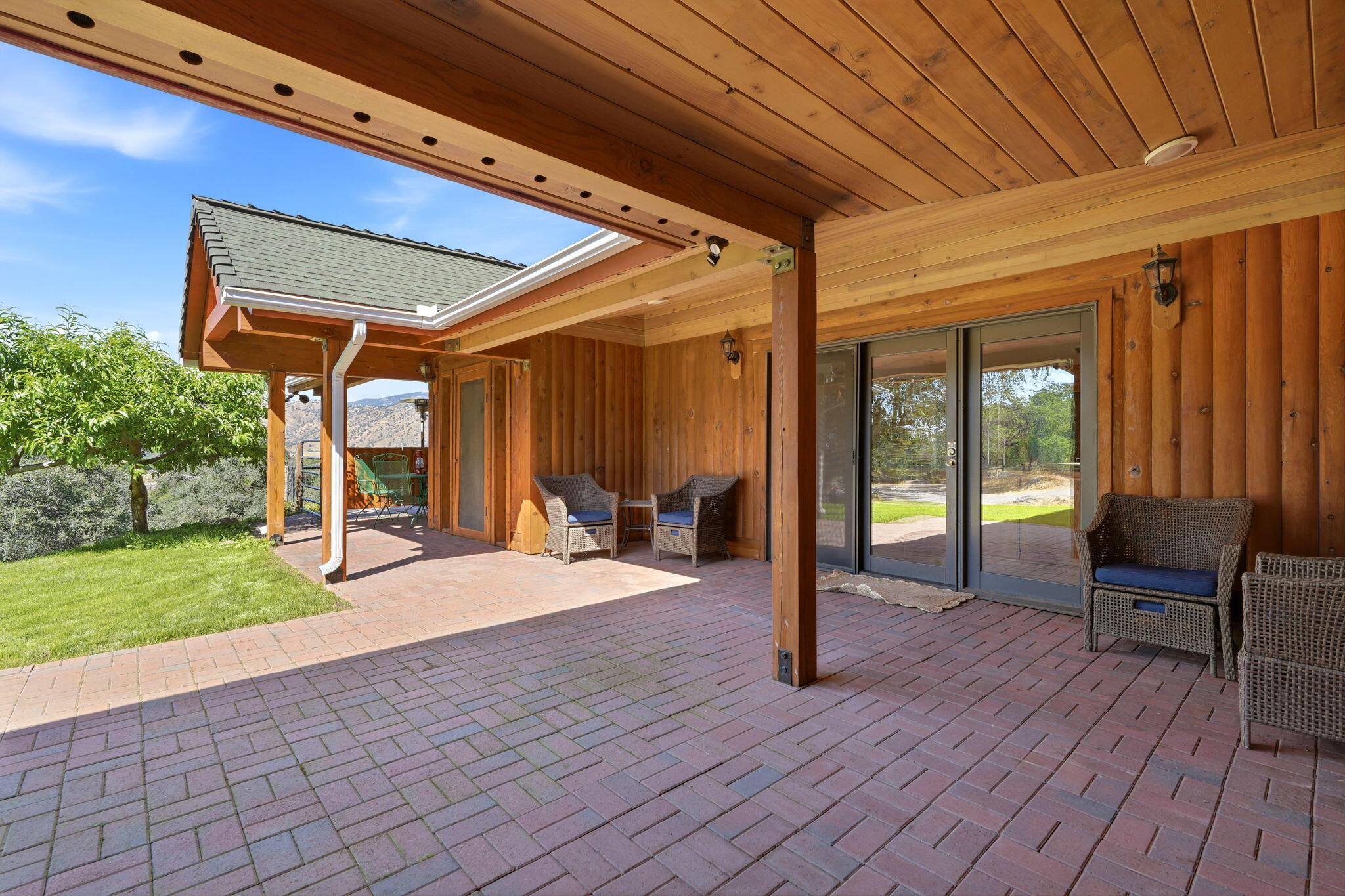 33435 Globe Dr, Springville, CA 93265