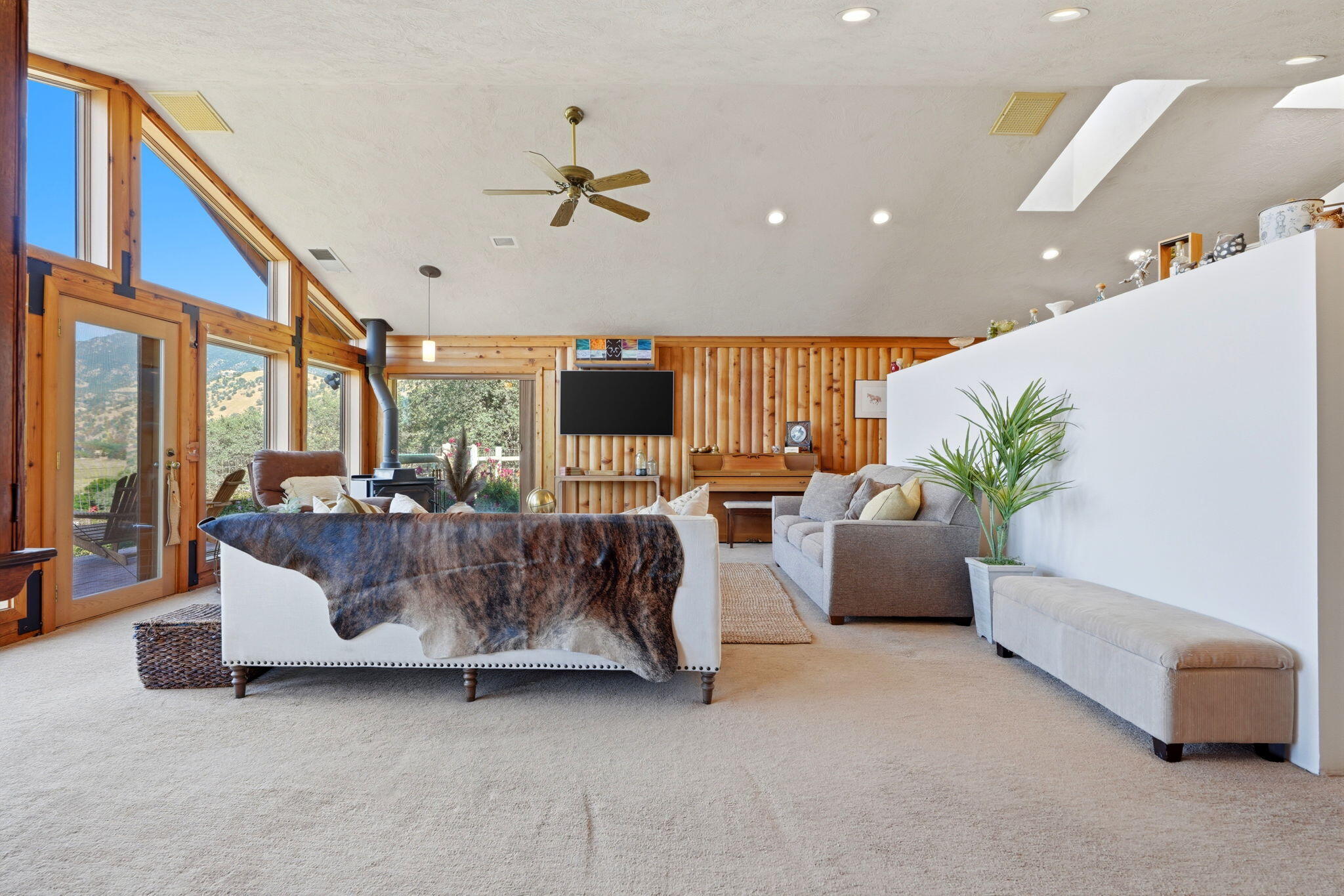 33435 Globe Dr, Springville, CA 93265