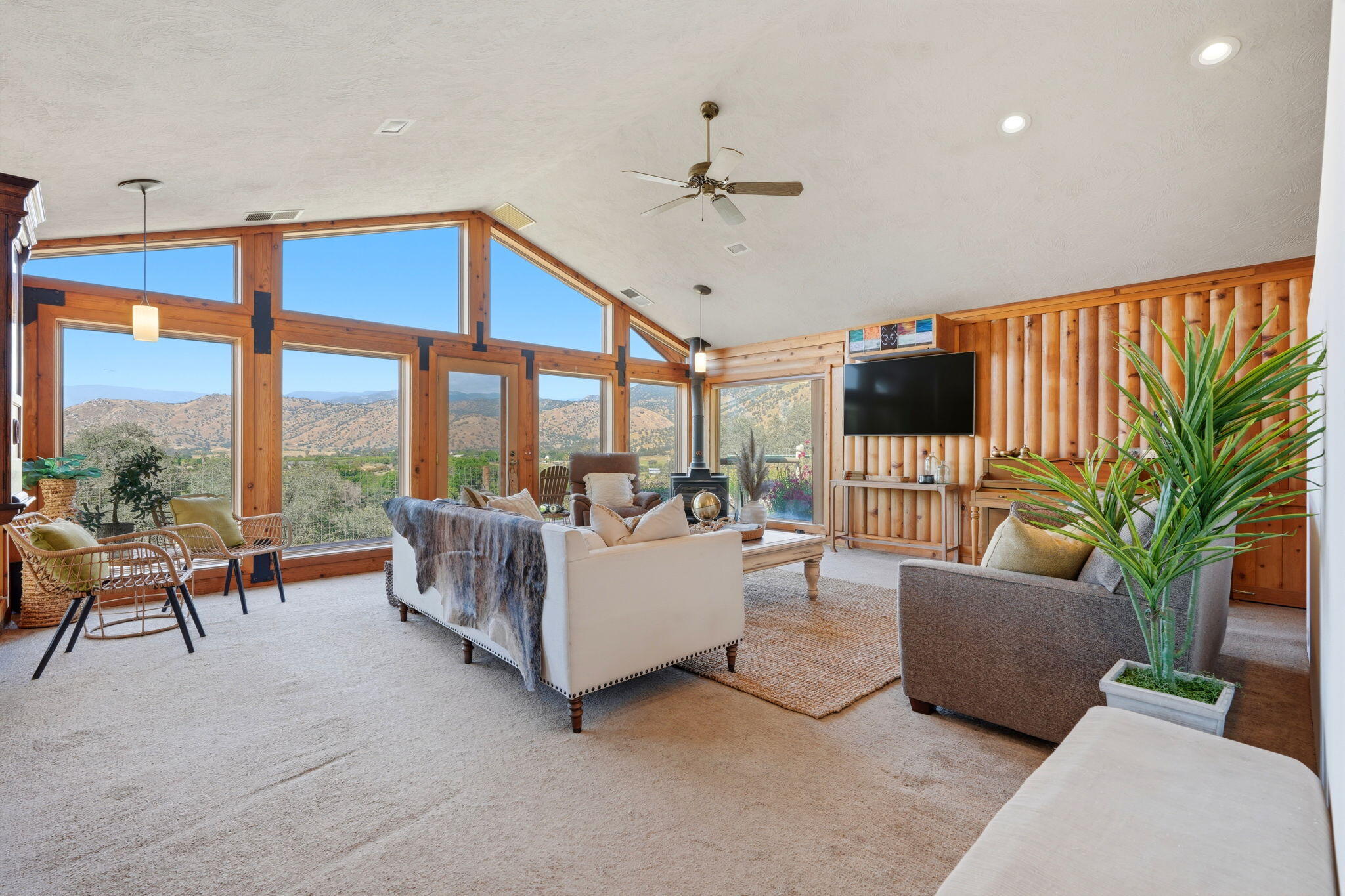 33435 Globe Dr, Springville, CA 93265