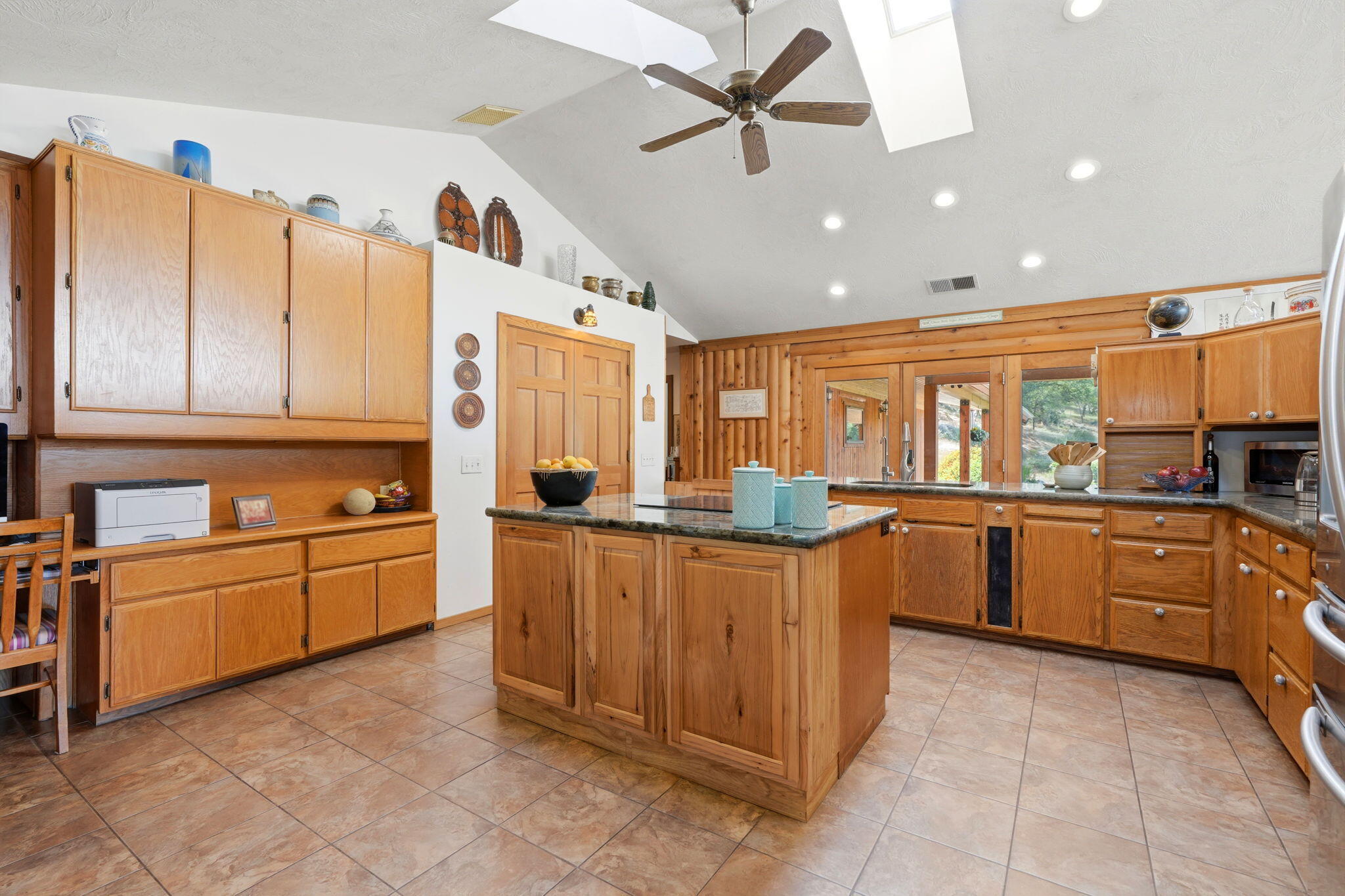 33435 Globe Dr, Springville, CA 93265