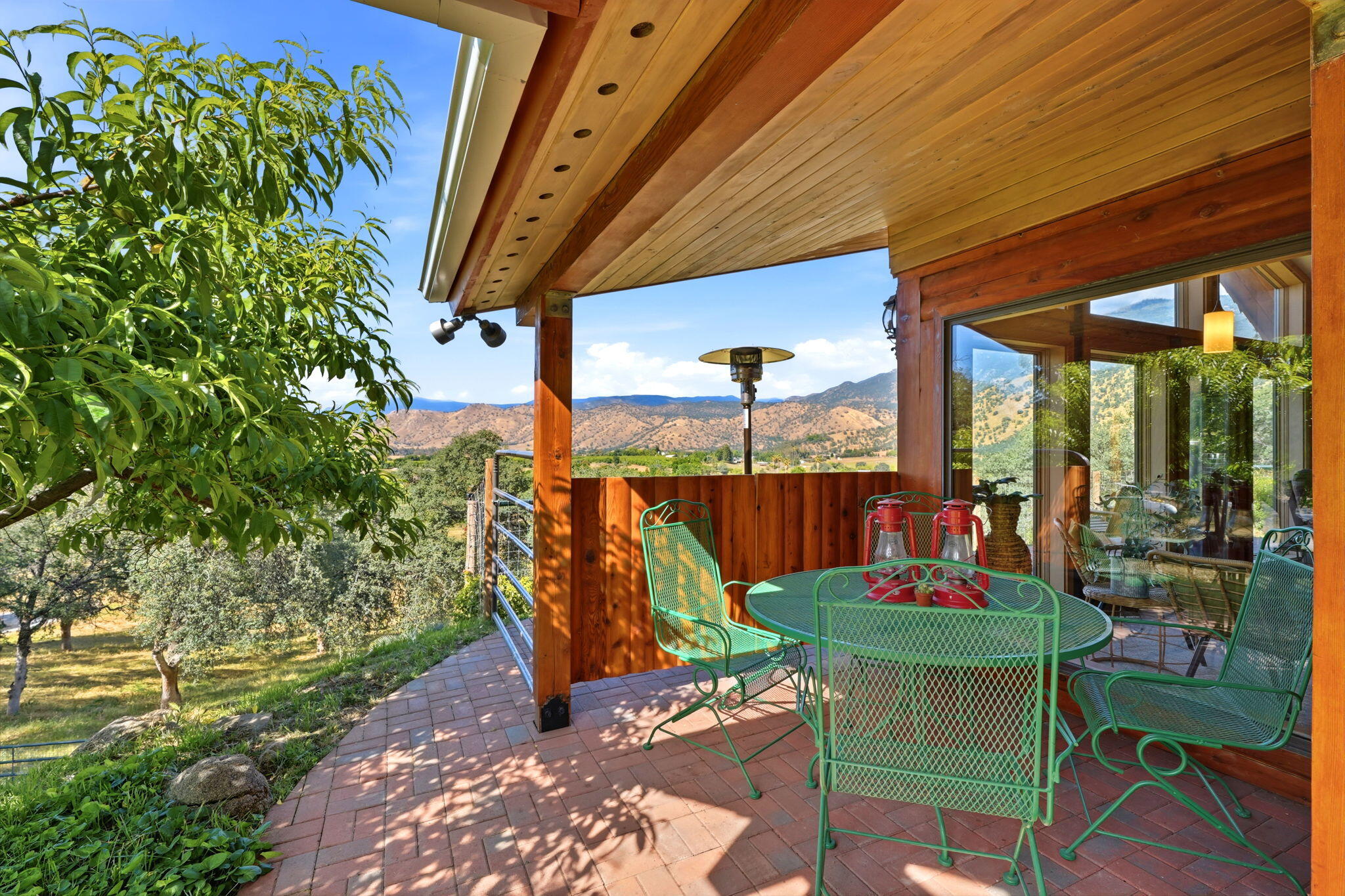 33435 Globe Dr, Springville, CA 93265