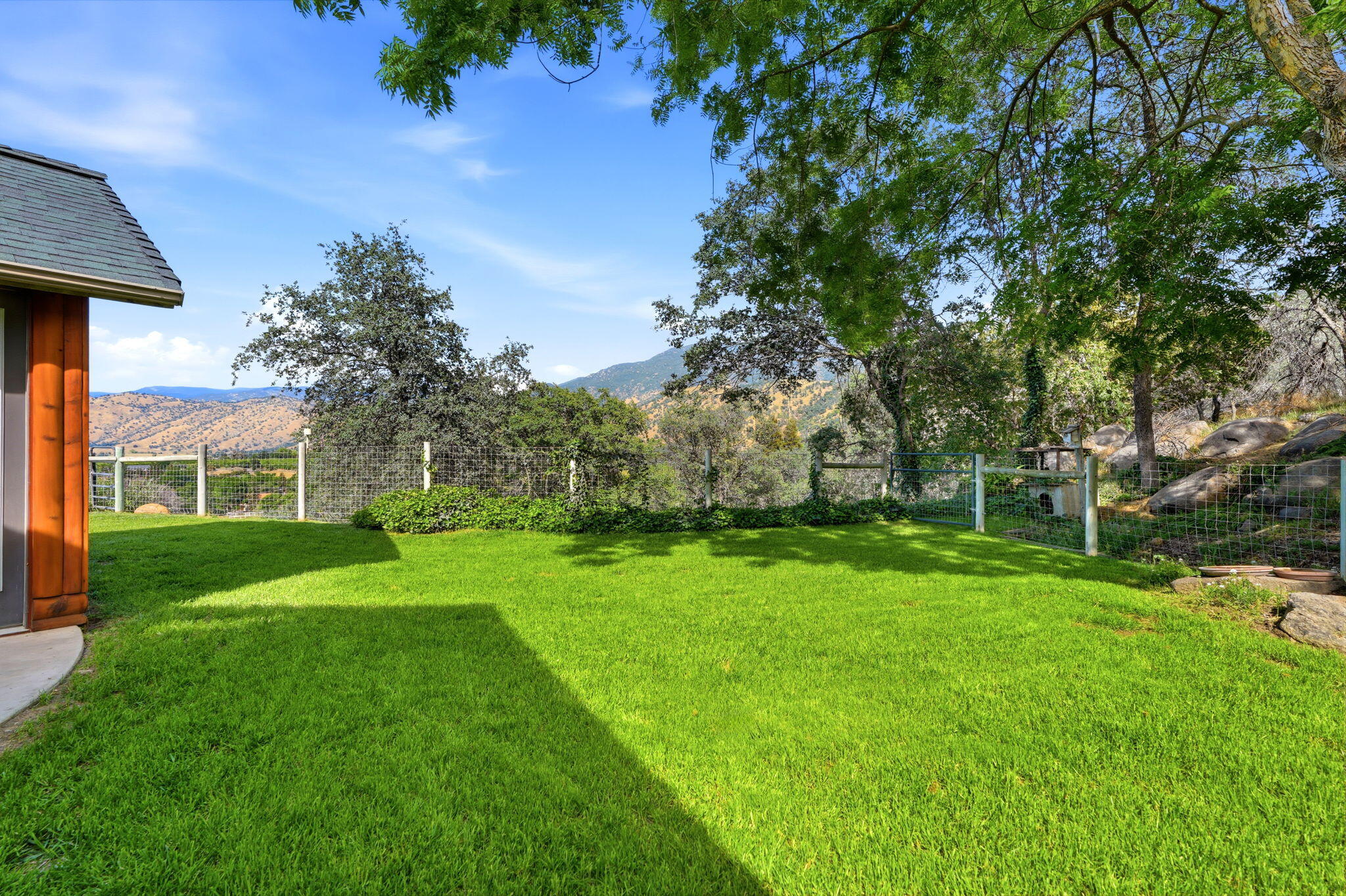 33435 Globe Dr, Springville, CA 93265