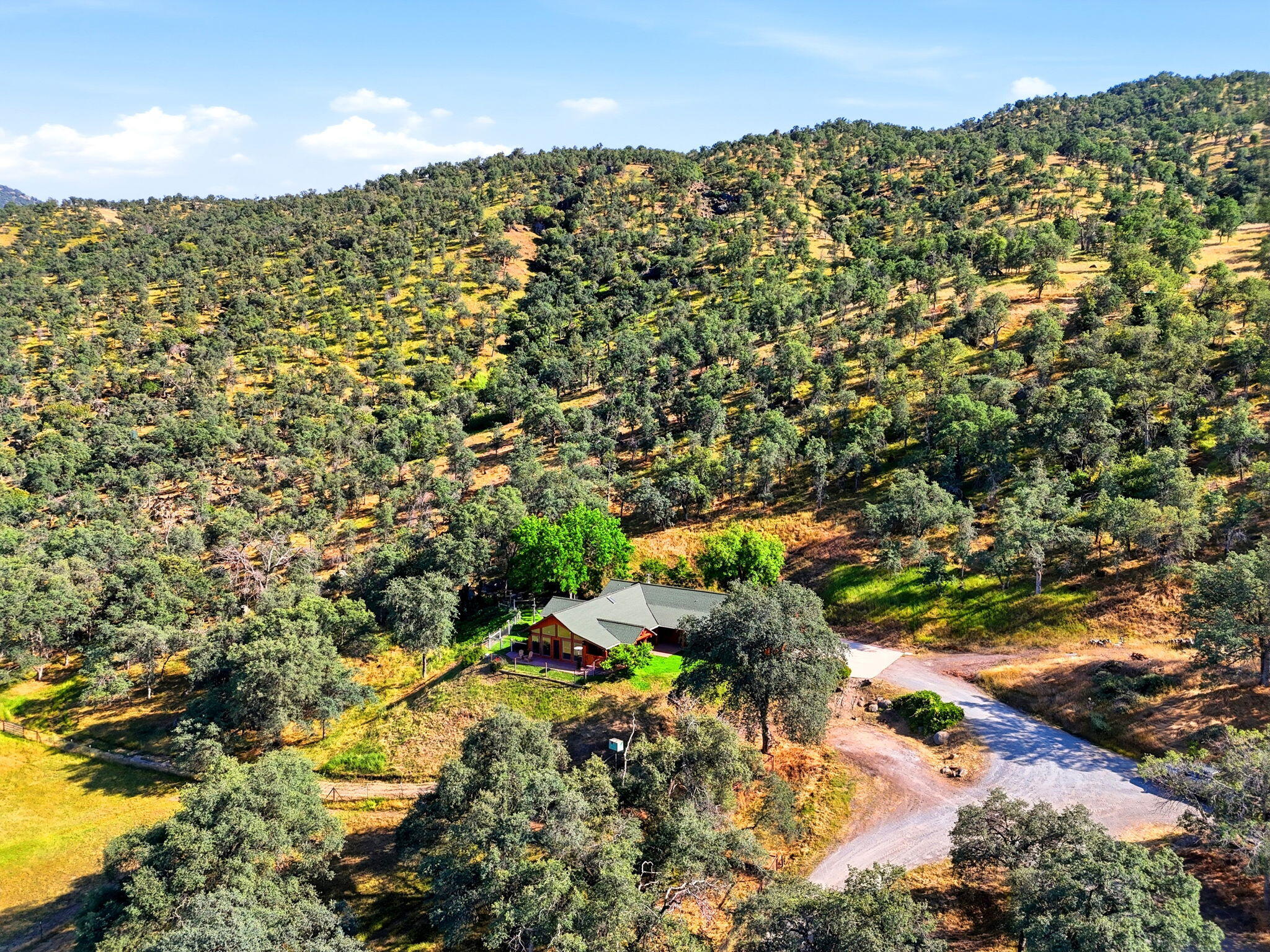 33435 Globe Dr, Springville, CA 93265