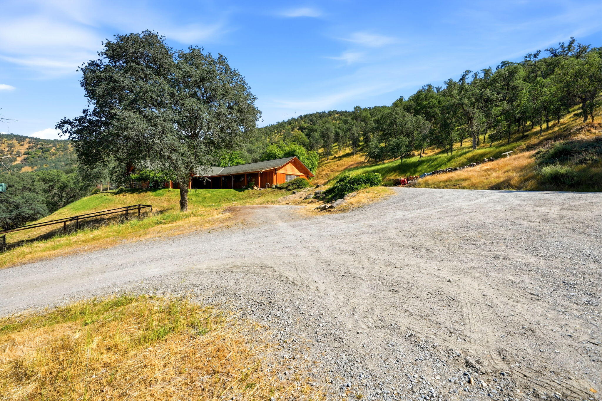 33435 Globe Dr, Springville, CA 93265