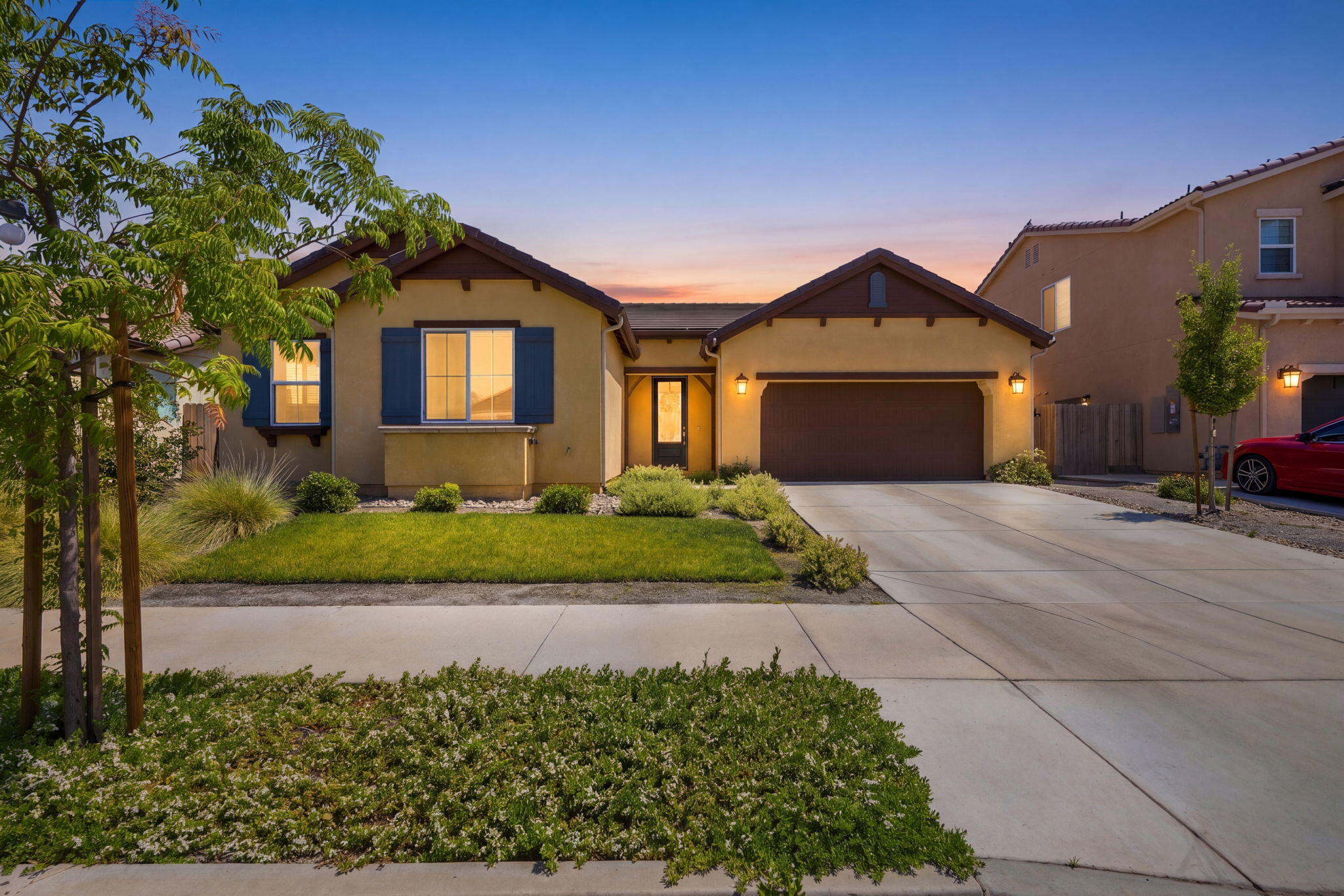 1833 W Corvina Ave, Visalia, CA 93291