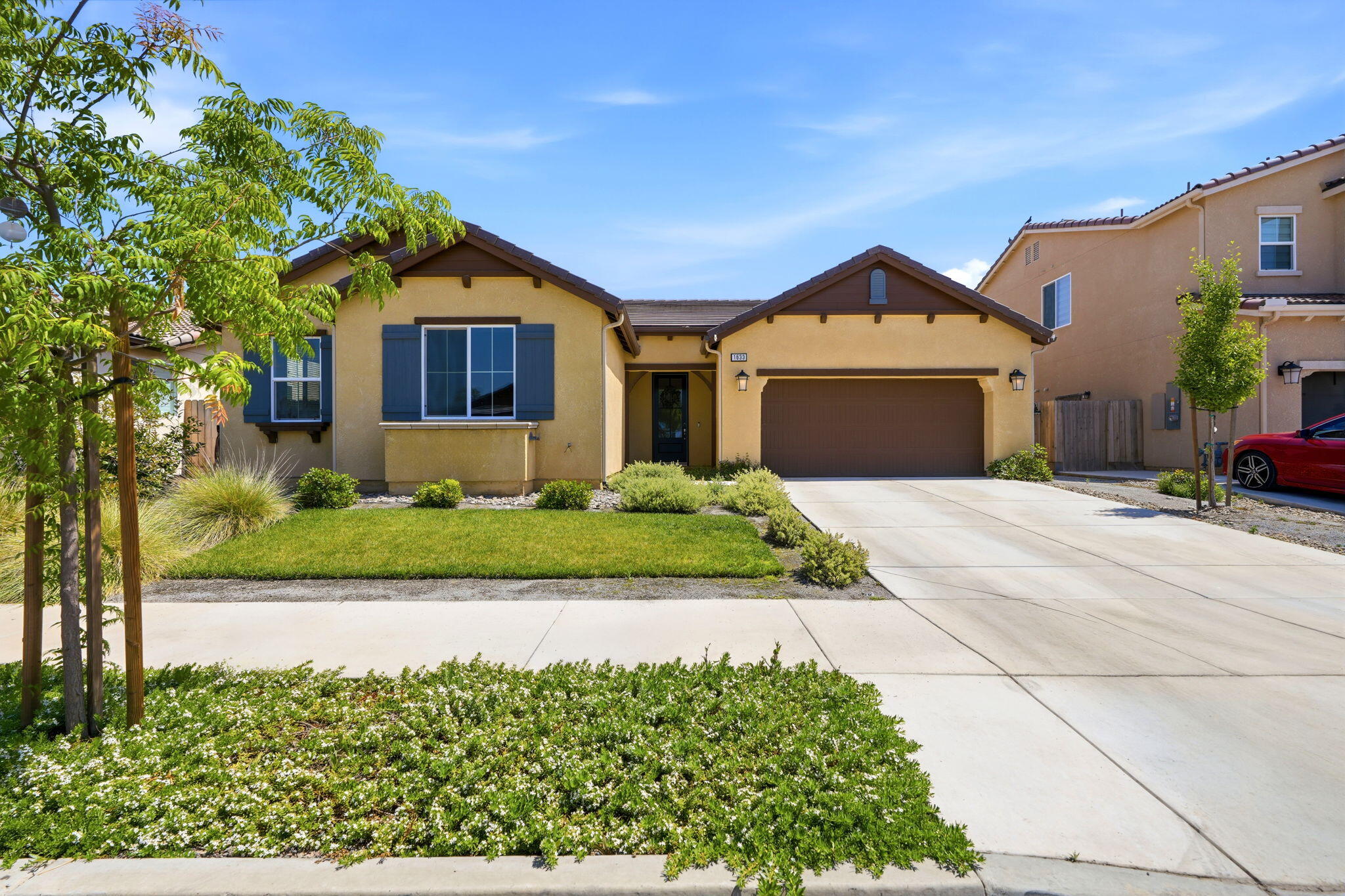 1833 W Corvina Ave, Visalia, CA 93291