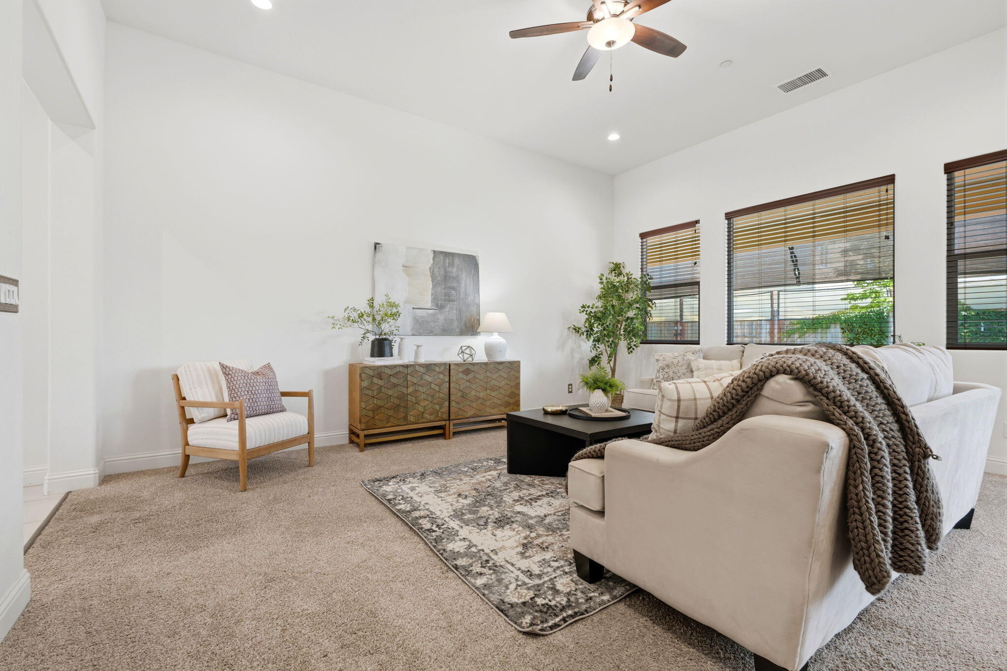 1833 W Corvina Ave, Visalia, CA 93291