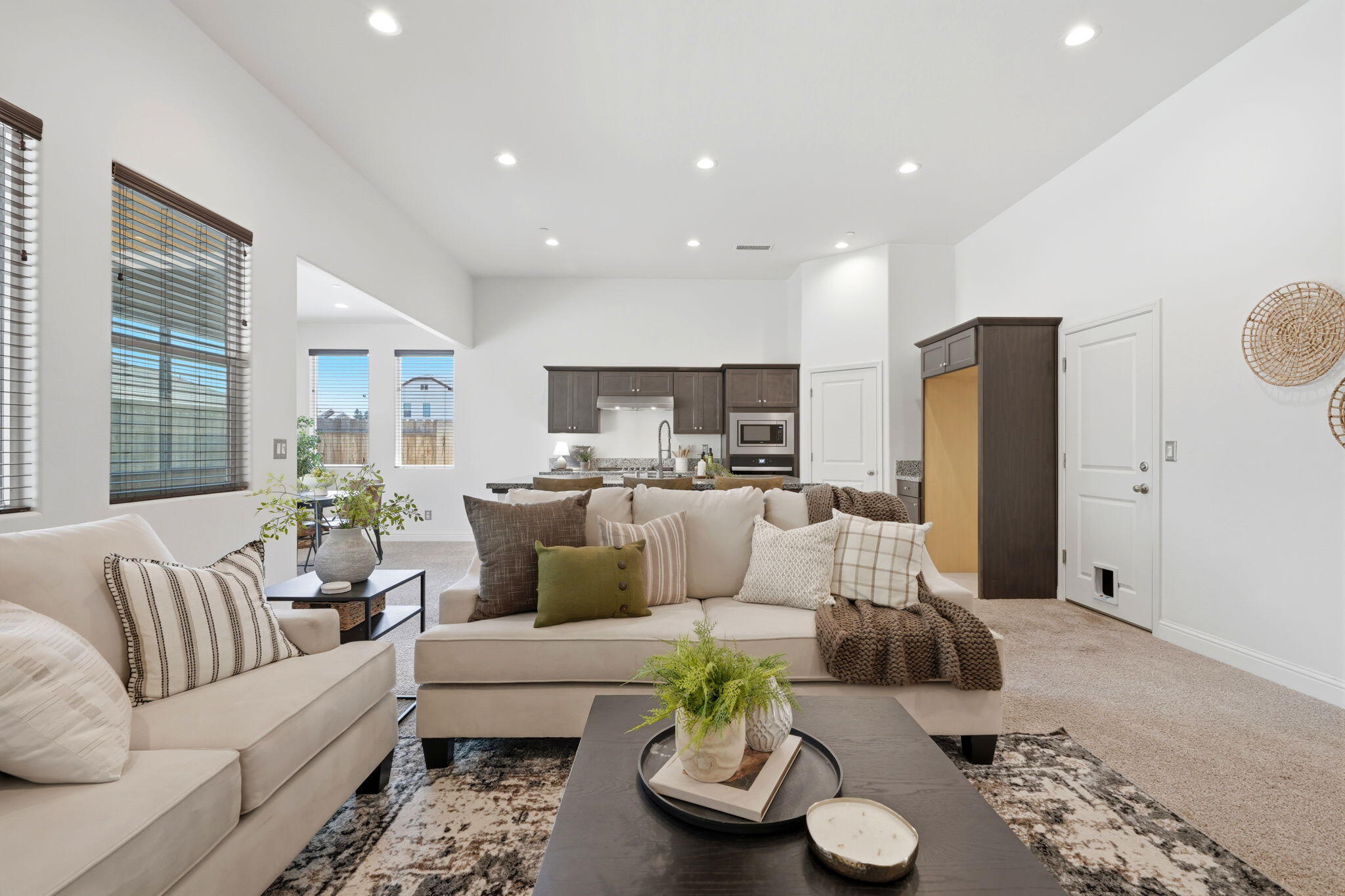 1833 W Corvina Ave, Visalia, CA 93291