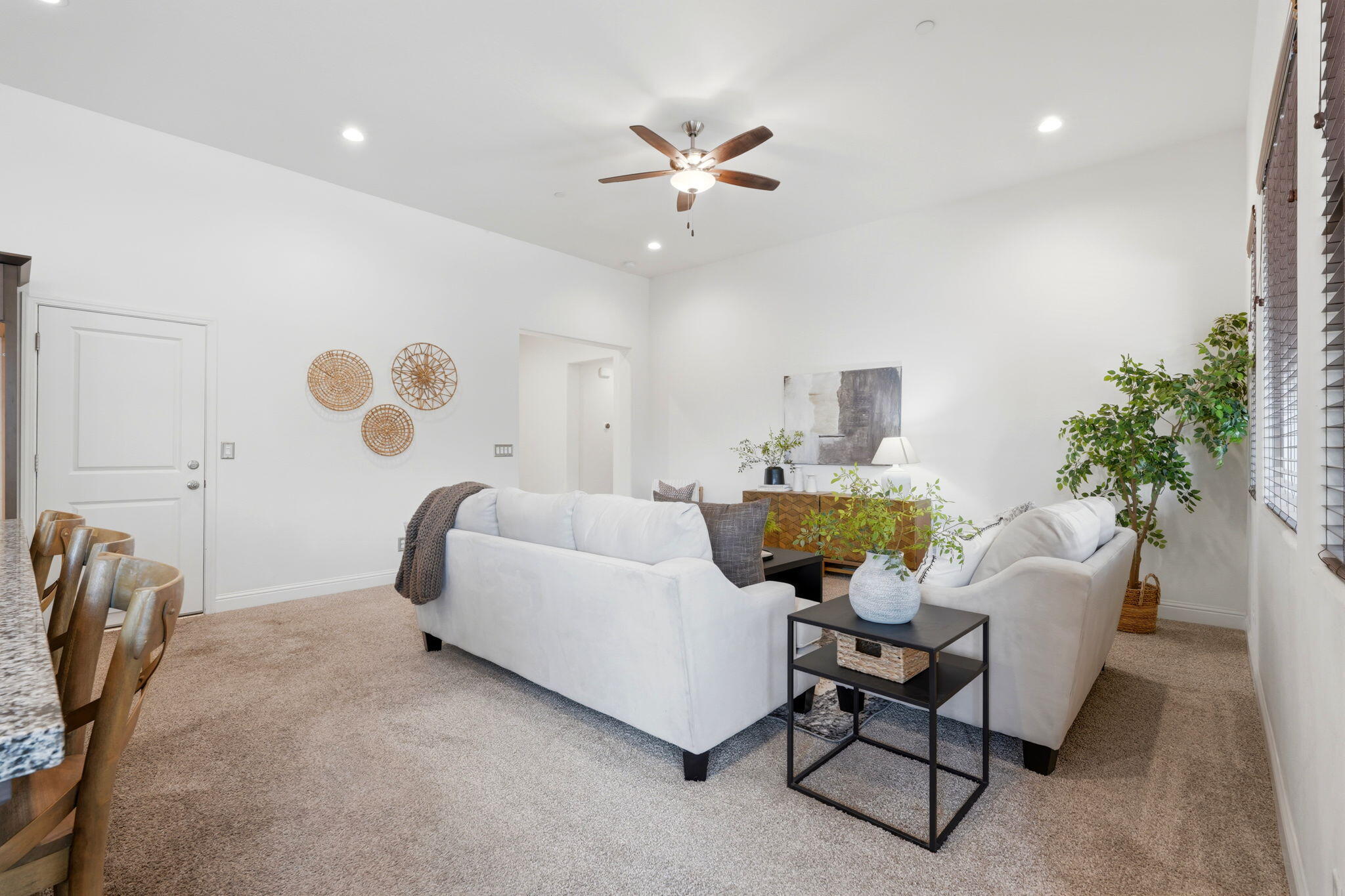 1833 W Corvina Ave, Visalia, CA 93291