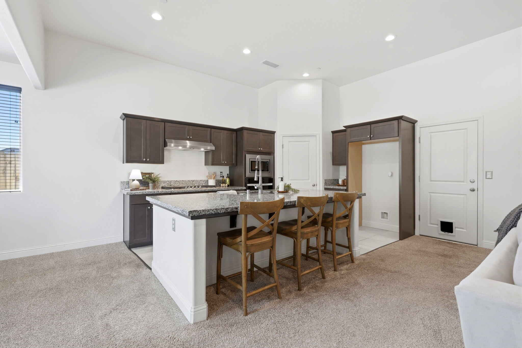 1833 W Corvina Ave, Visalia, CA 93291