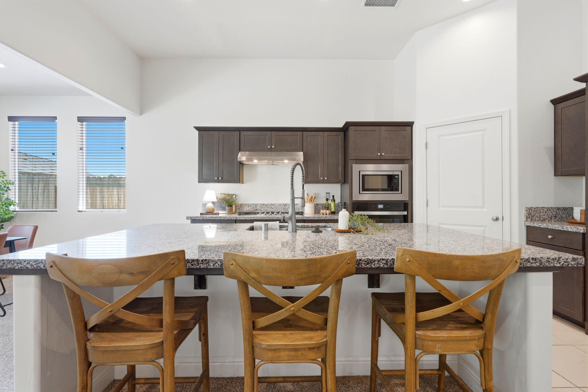 1833 W Corvina Ave, Visalia, CA 93291