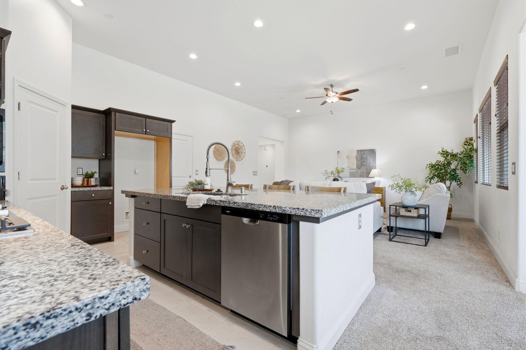 1833 W Corvina Ave, Visalia, CA 93291