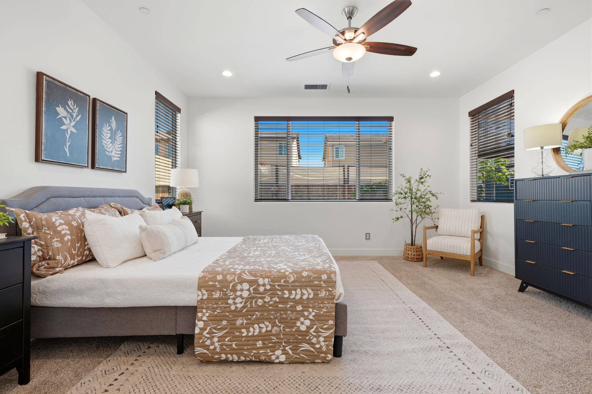 1833 W Corvina Ave, Visalia, CA 93291