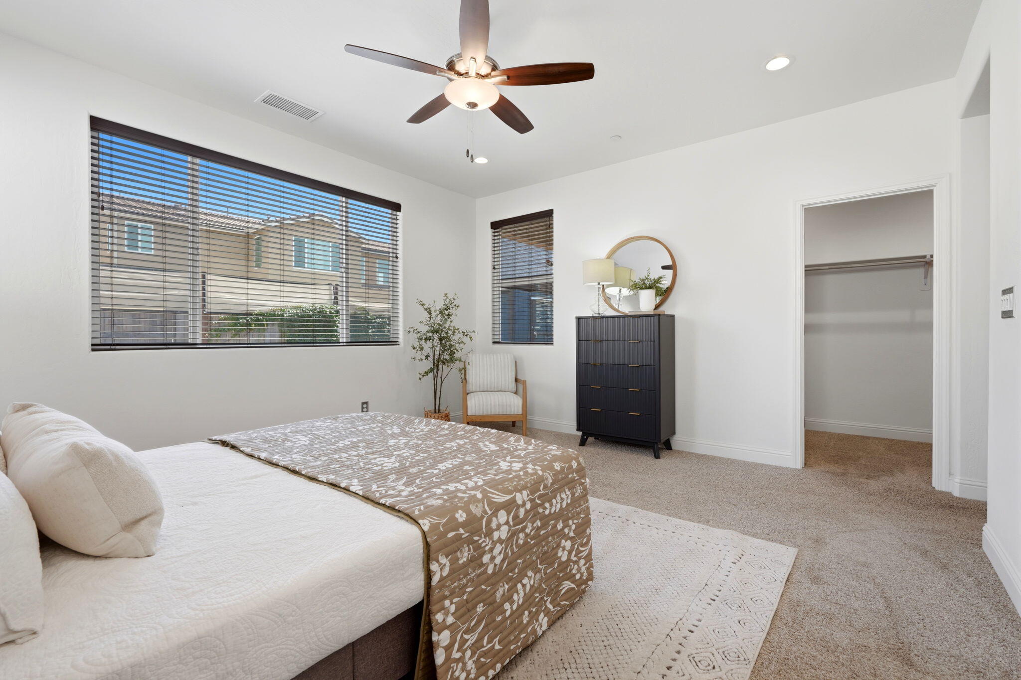 1833 W Corvina Ave, Visalia, CA 93291