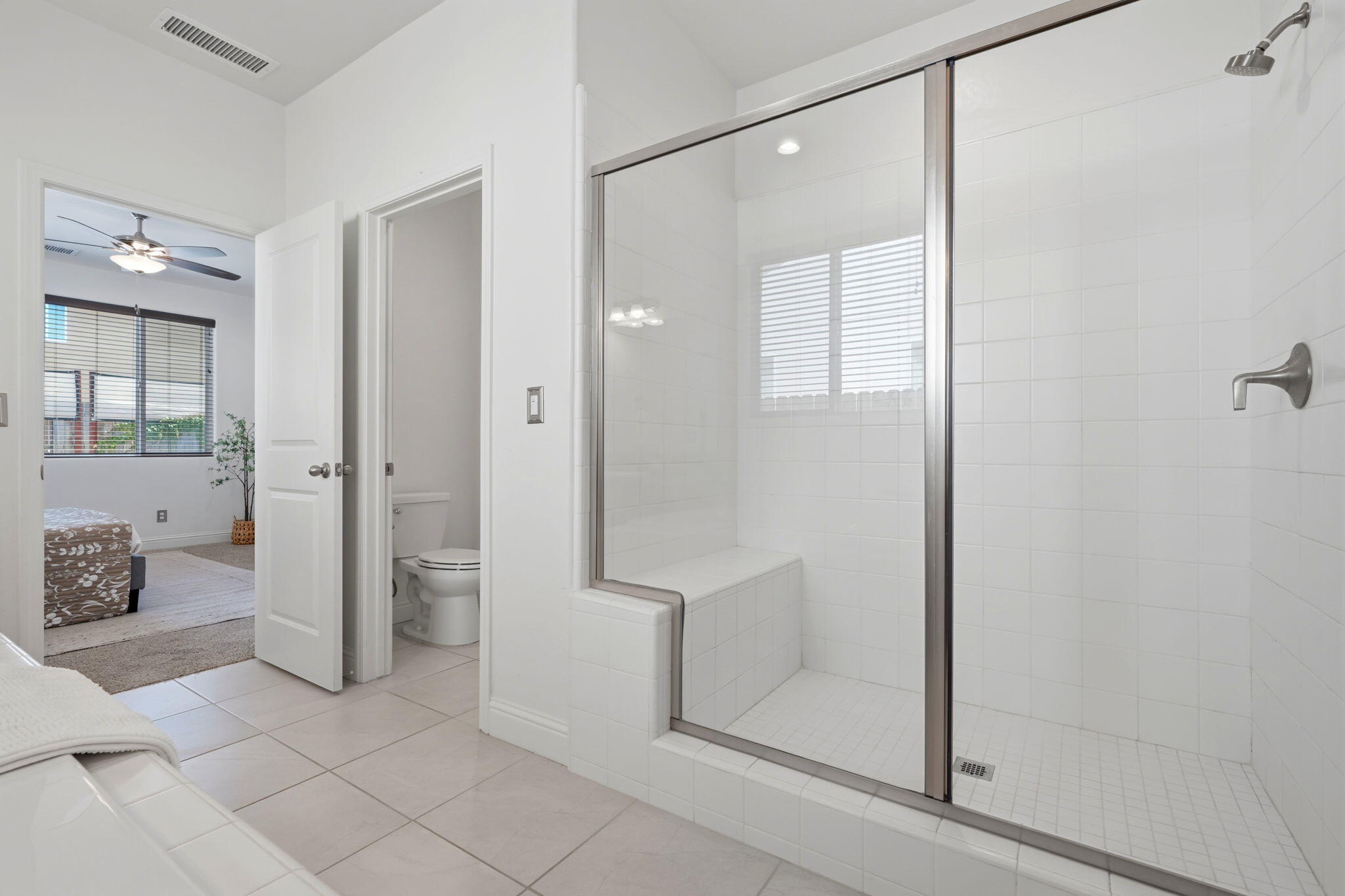 1833 W Corvina Ave, Visalia, CA 93291