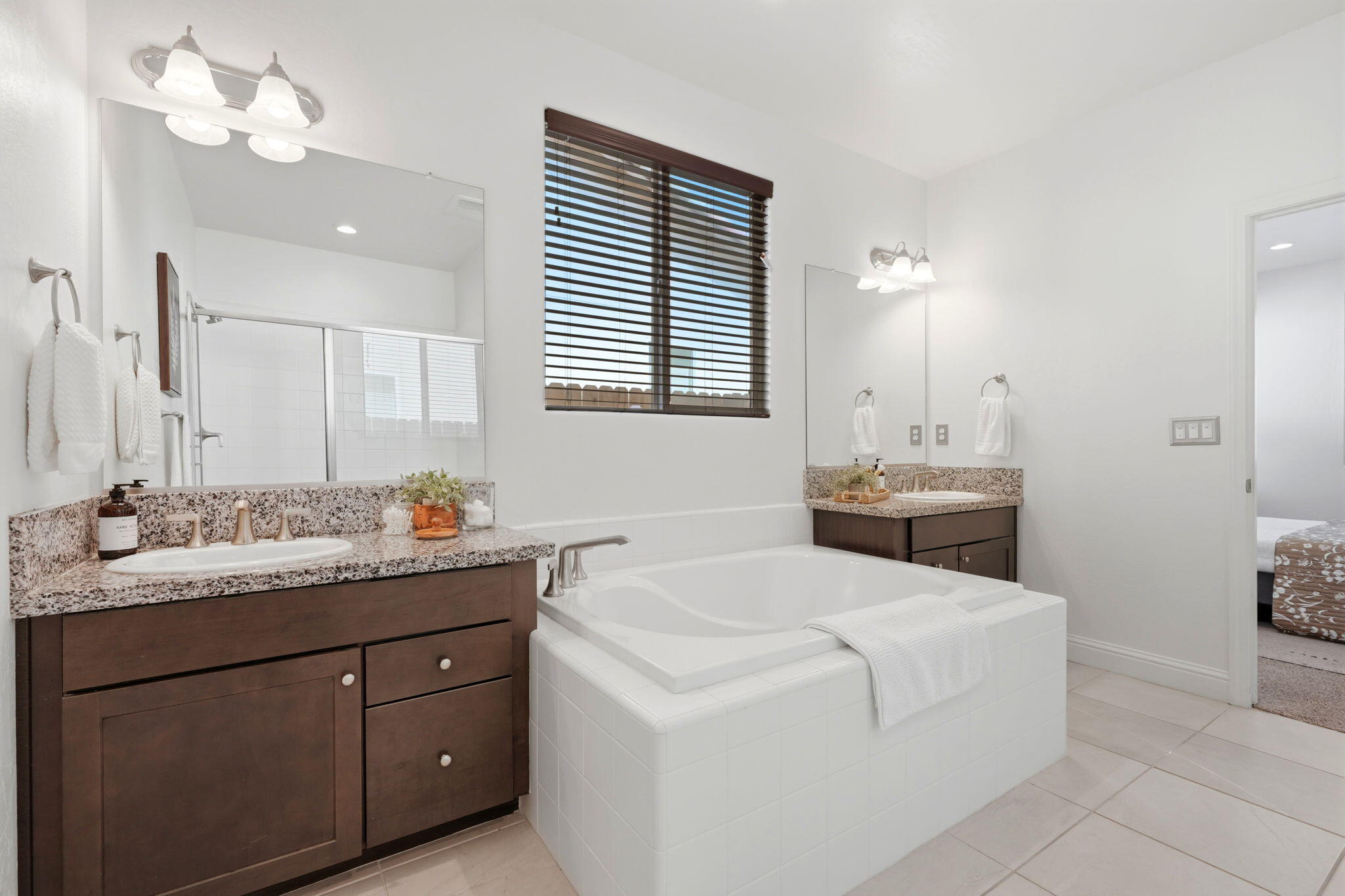 1833 W Corvina Ave, Visalia, CA 93291