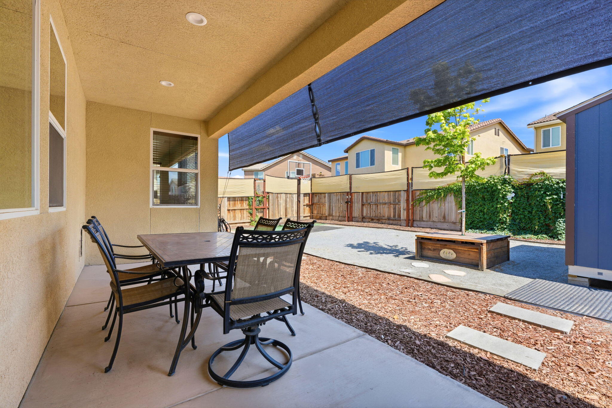 1833 W Corvina Ave, Visalia, CA 93291