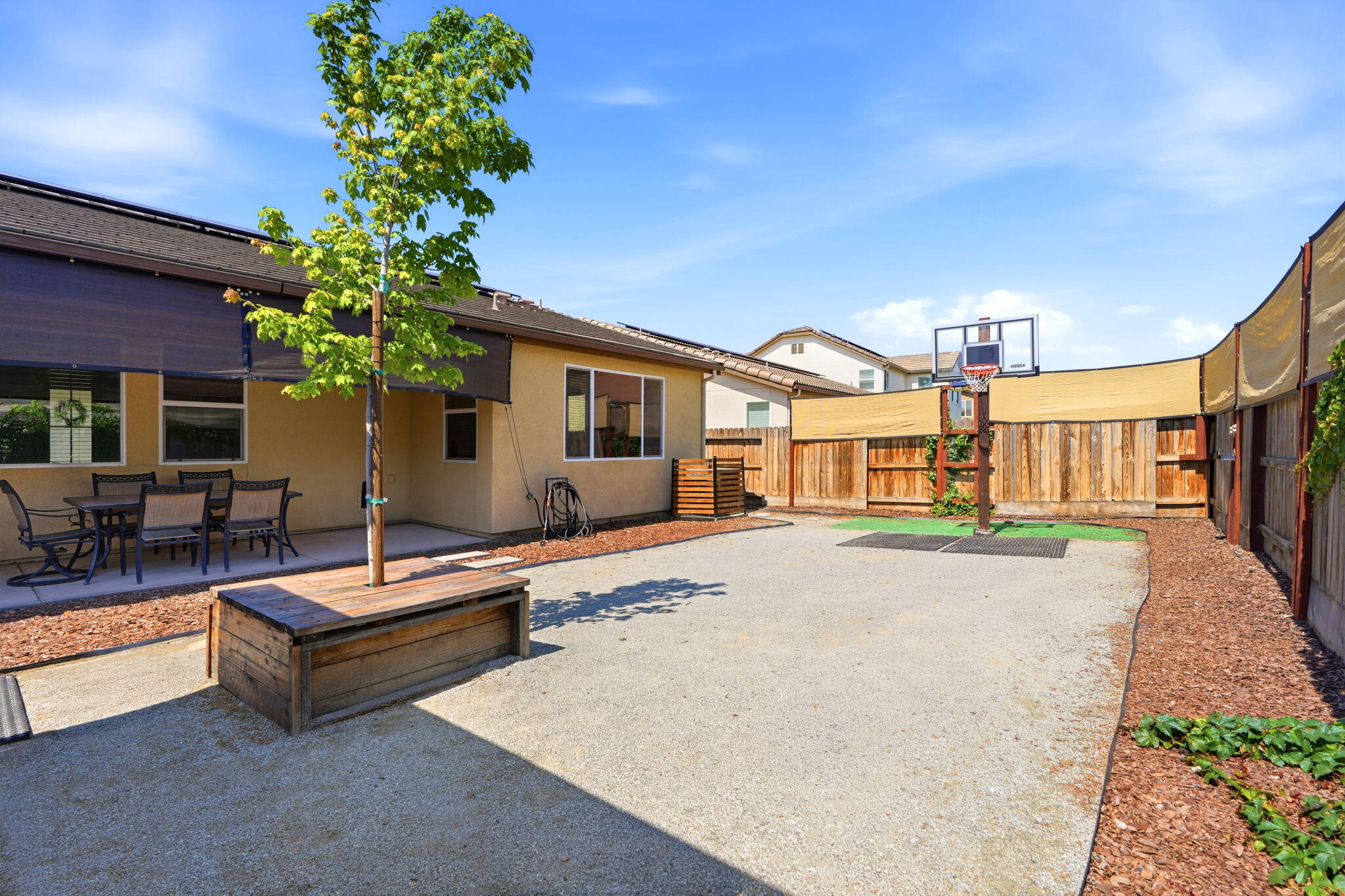 1833 W Corvina Ave, Visalia, CA 93291