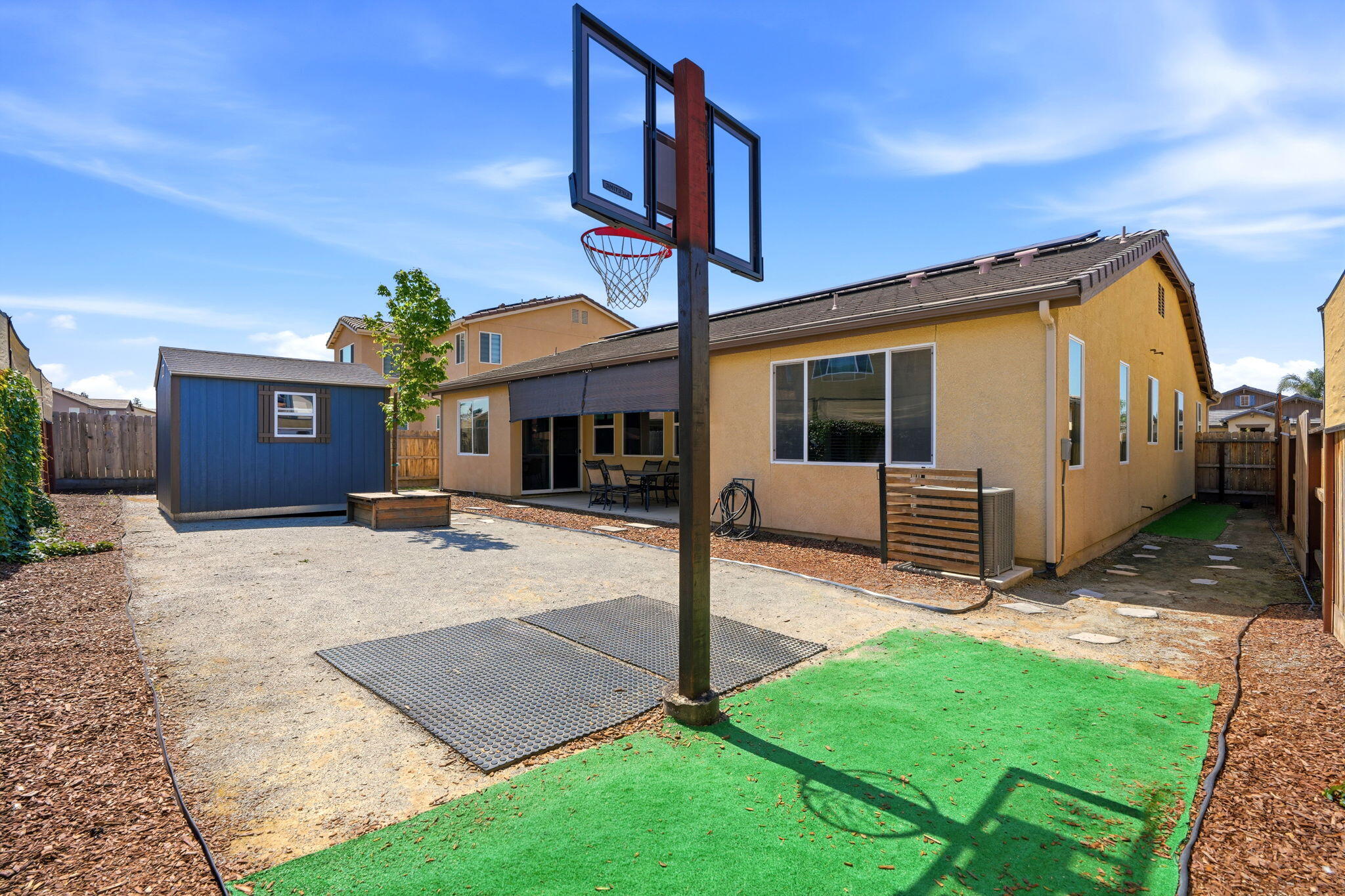 1833 W Corvina Ave, Visalia, CA 93291