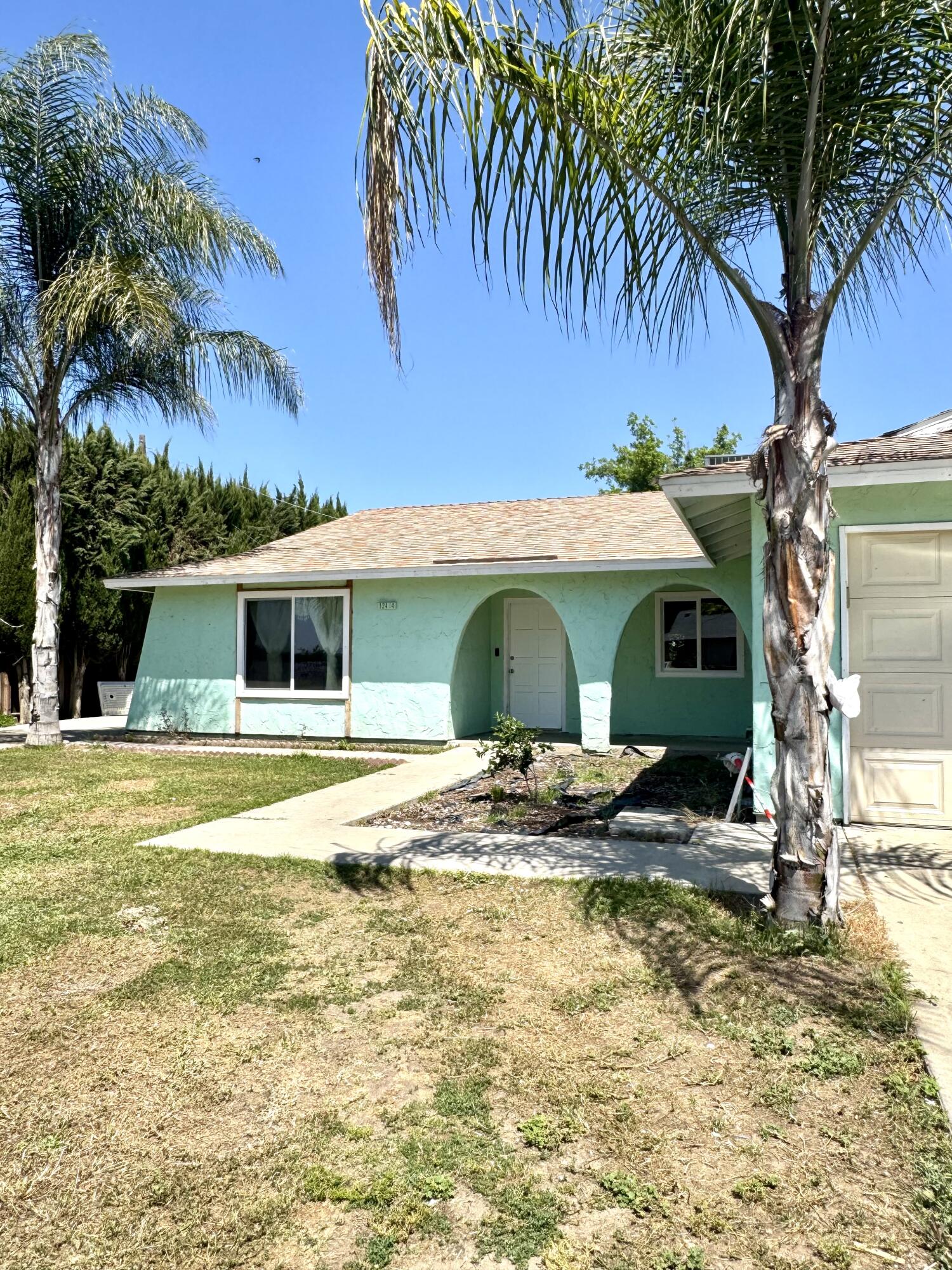 12414 Edward Ave, Orosi, CA 93647