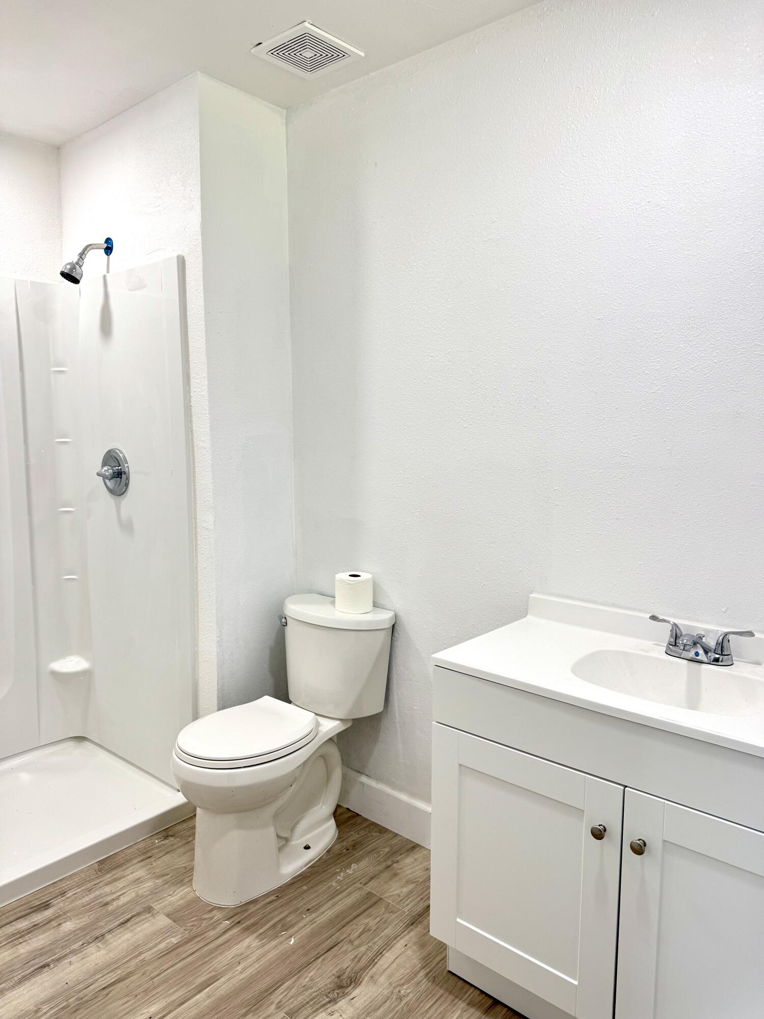 12414 Edward Ave, Orosi, CA 93647